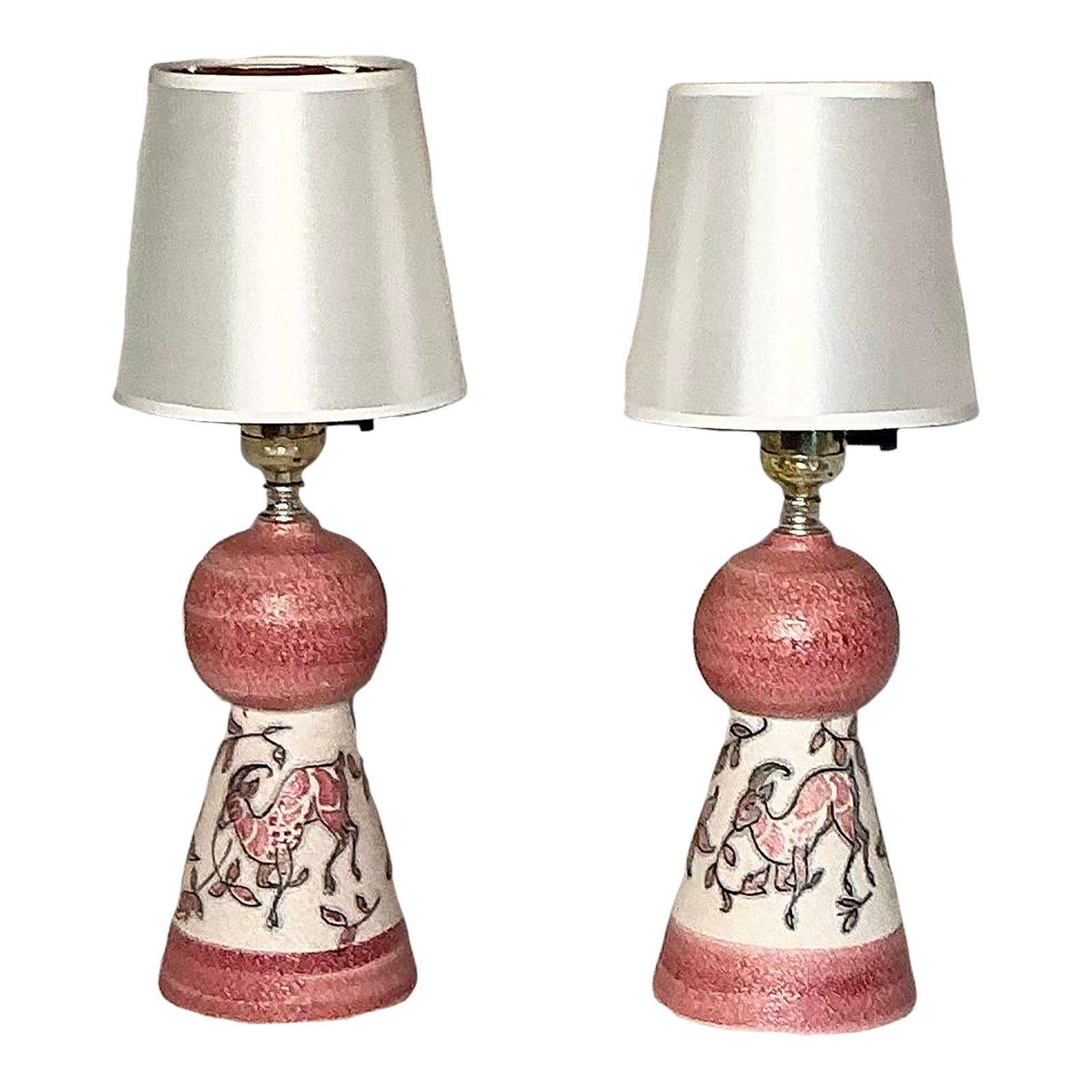 Pair Vintage Italian Art Sgraffito Pottery Table Lamps by Fratelli Fanciullacci, 1950s-1960s: Hand painted 1950s-1960s mid-century modern era, fabulous pair of Italian art pottery small table lamps with new white lampshades, featuring textured (sgraffito technique) surface of a stylized deer a