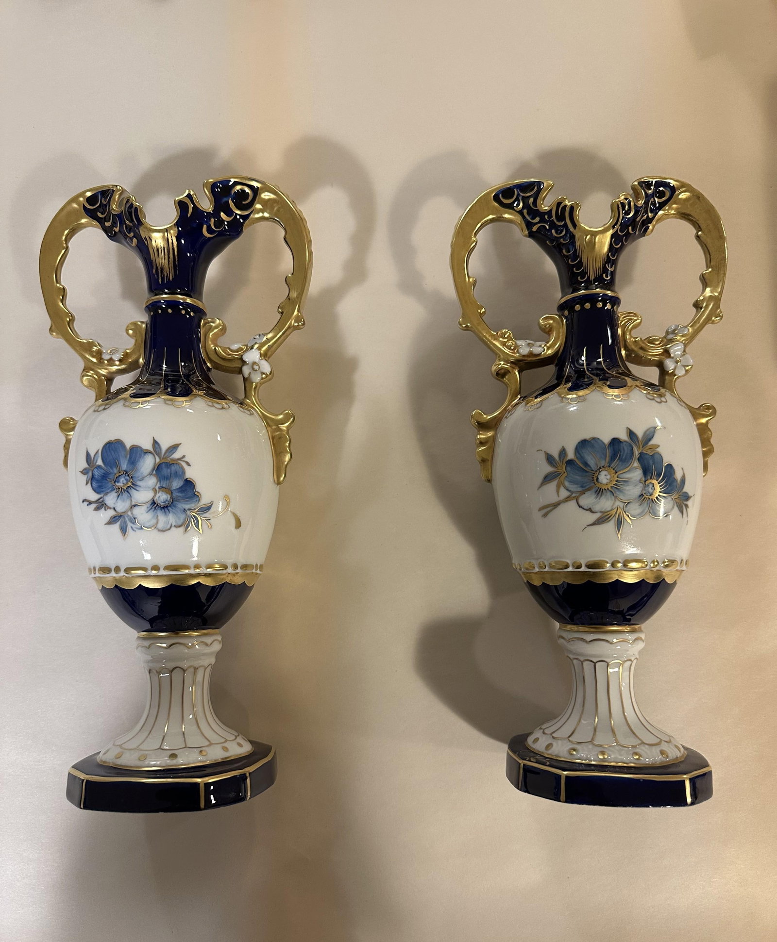 Royal Dux Pair of Porcelain Vases With Double Handles - 3