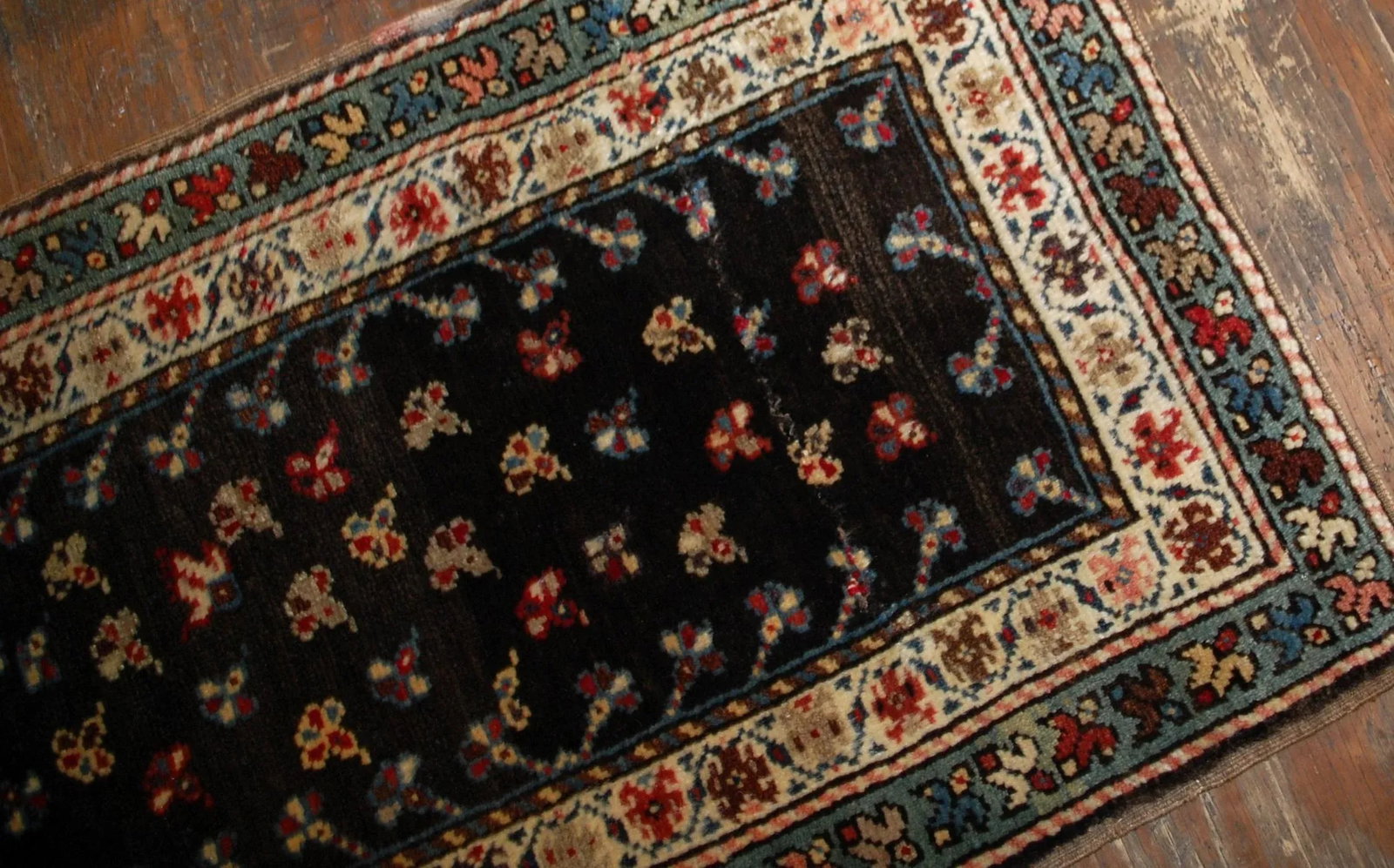 1880s Handmade Antique Caucasian Gendje Rug - 3
