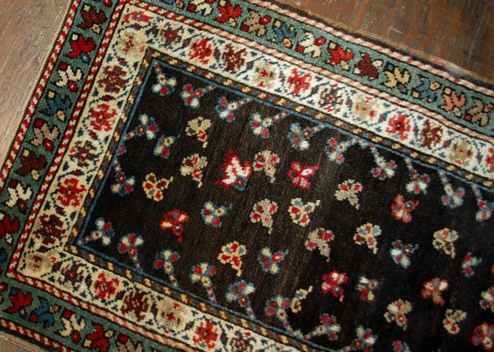 1880s Handmade Antique Caucasian Gendje Rug - 4