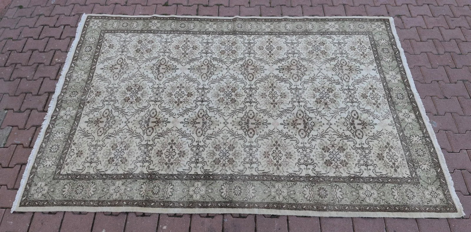 1970s Mid-Century Modern Art Deco Turkish Vintage Floral Beige Oushak Area Rug - 4