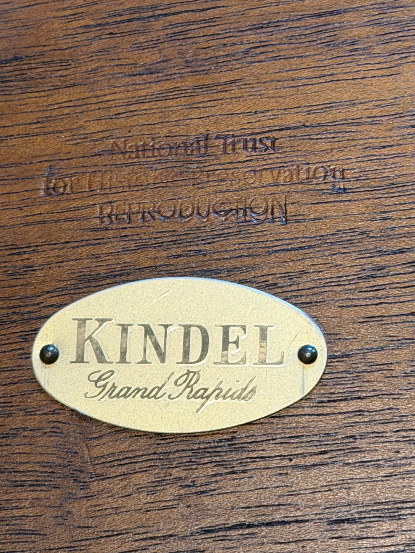Late 20th Century Pair of Kindel Mahogany Round Side Tables With Floral Inlay - 8