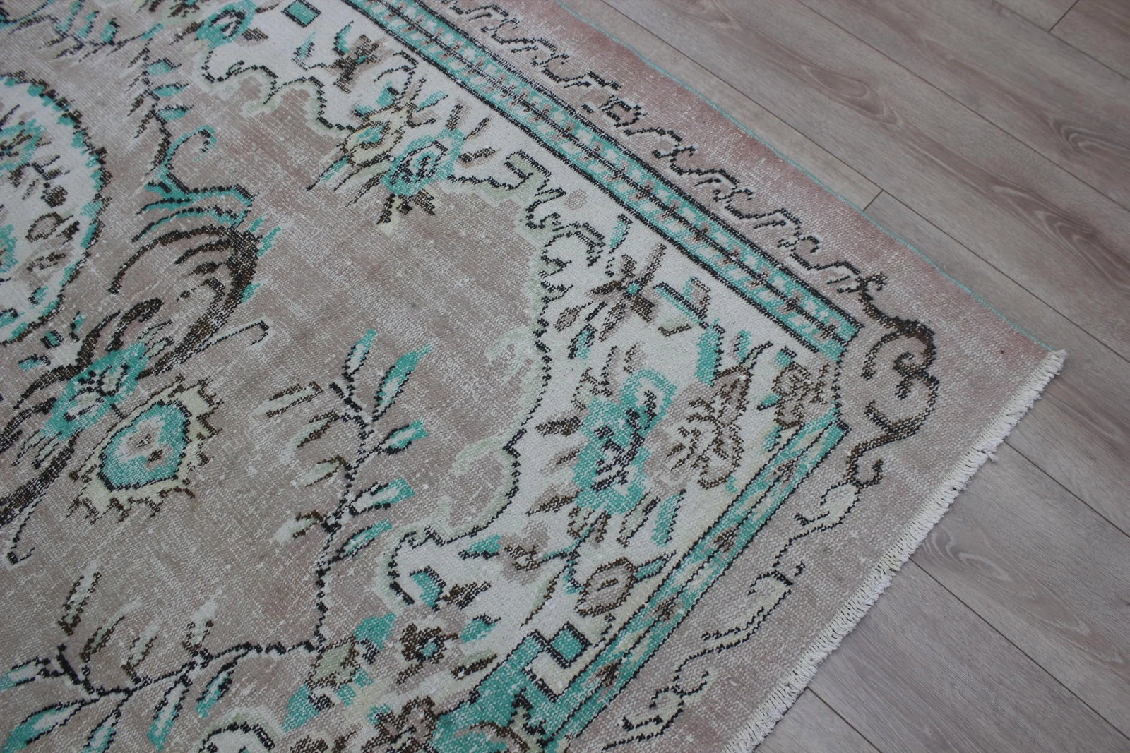 1950s Asian Vintage Floral Desing Natural Wool Oushak Area Rug - 5