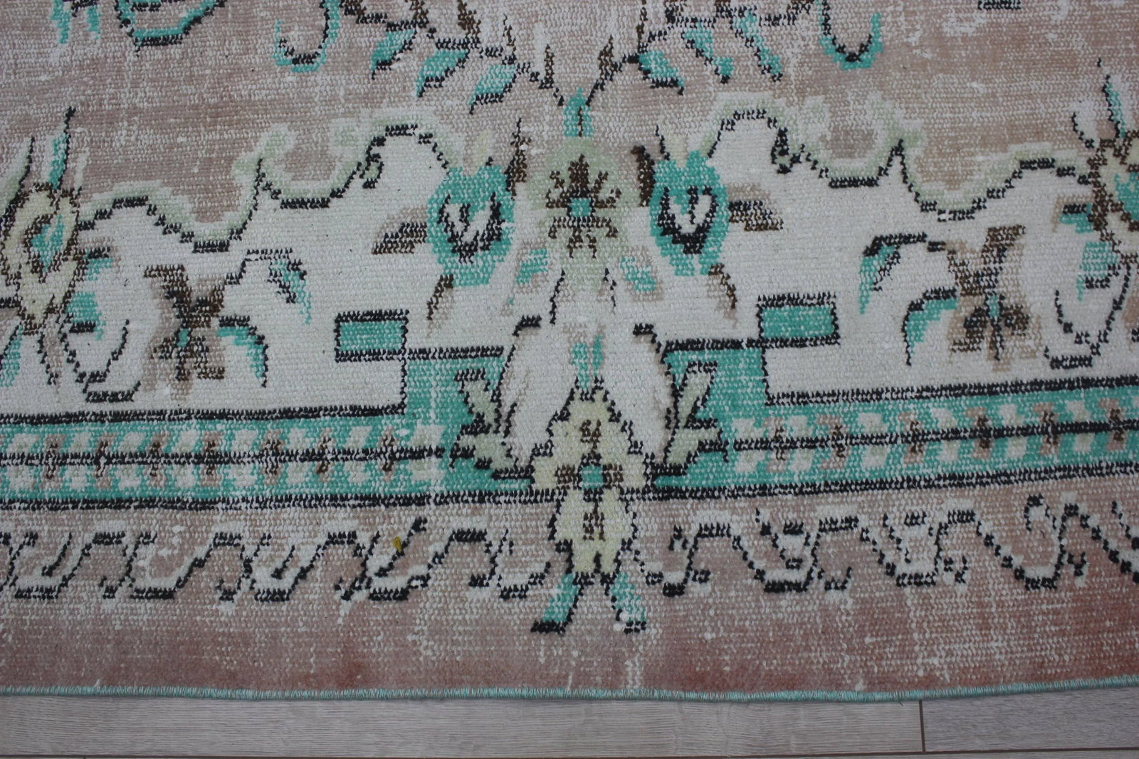 1950s Asian Vintage Floral Desing Natural Wool Oushak Area Rug - 9