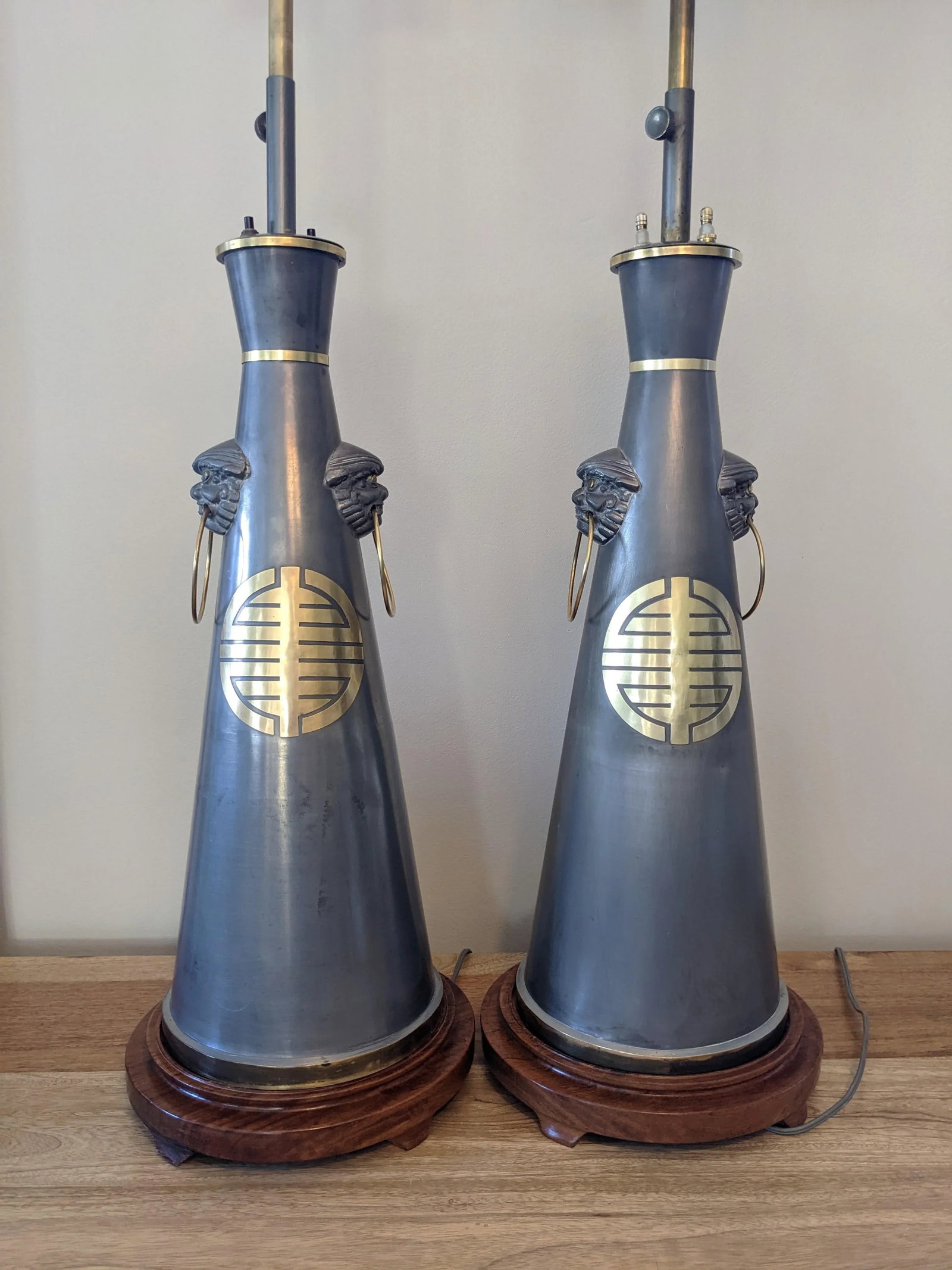 Pair of 1940s Hollywood Regency/Chinoiserie Style Pewter Lamps - 4