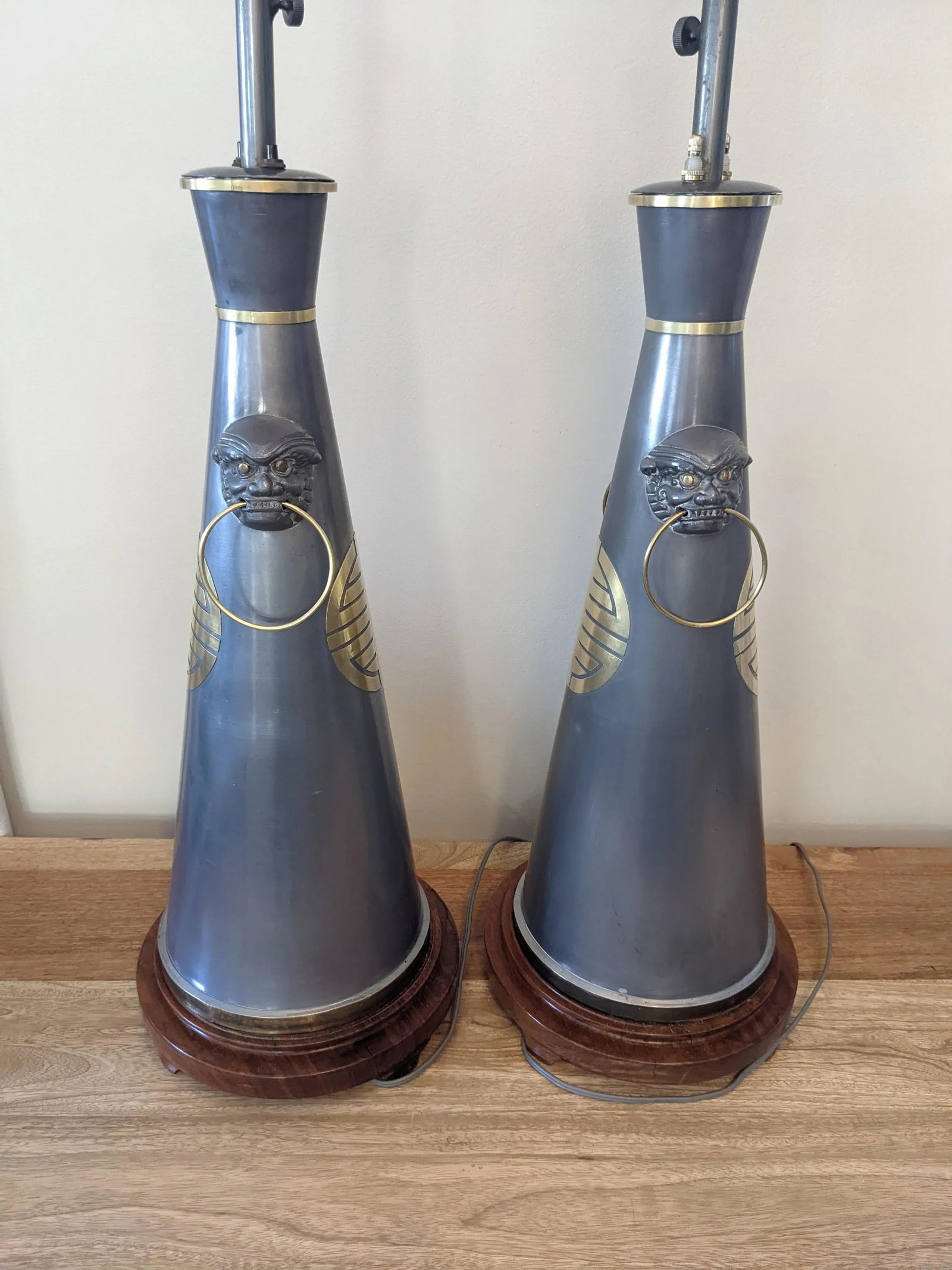Pair of 1940s Hollywood Regency/Chinoiserie Style Pewter Lamps - 5