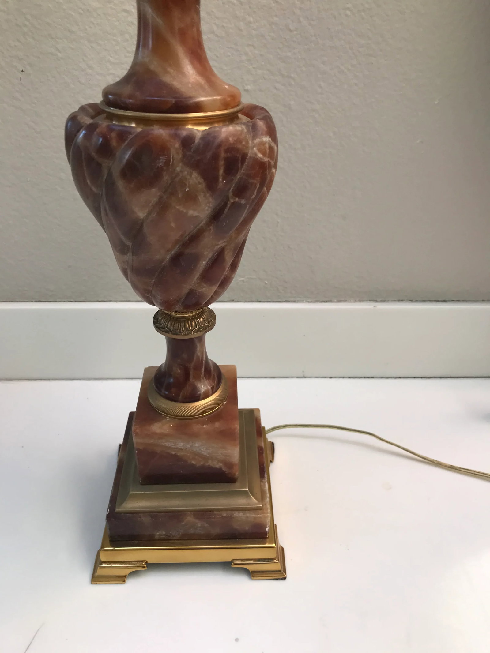 1970s Marbro Neoclassical Table Lamp - 2