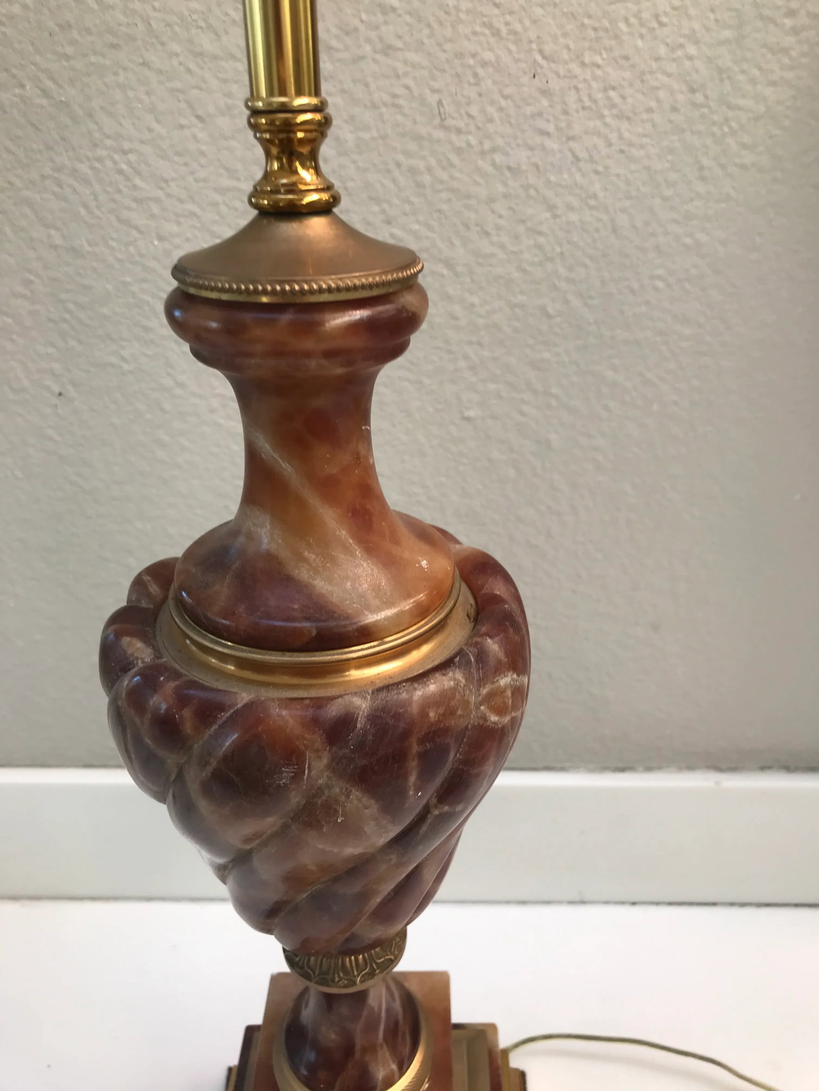 1970s Marbro Neoclassical Table Lamp - 3