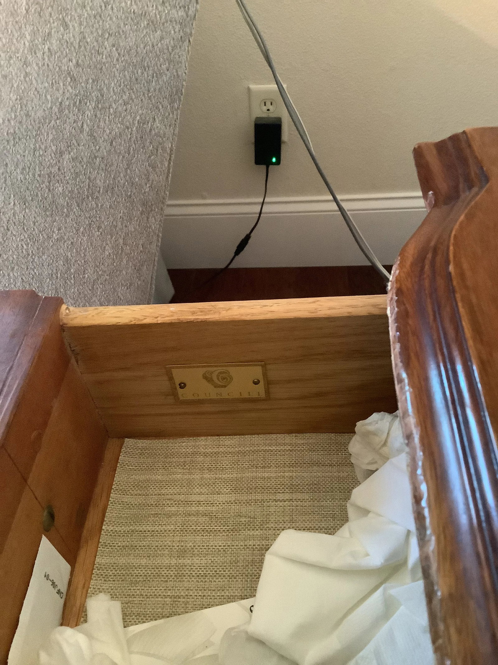 Late 20th Century Block Front Chest of Drawers - 10