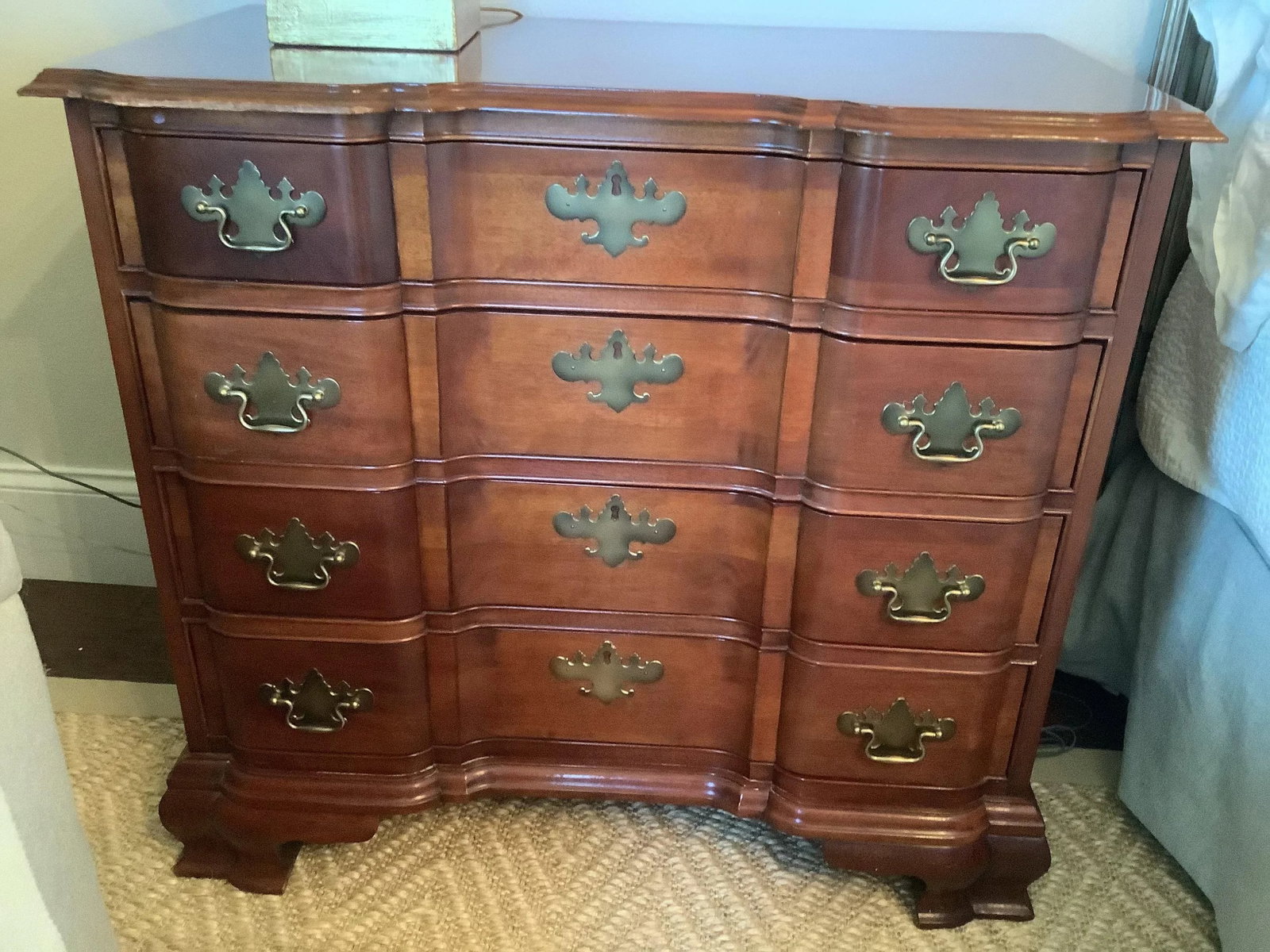 Late 20th Century Block Front Chest of Drawers - 5