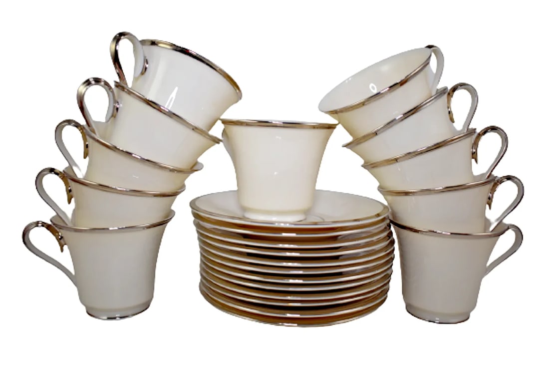Late 19th Century Lenox Solitaire Cup & Saucer Set - 23 Pieces - 12