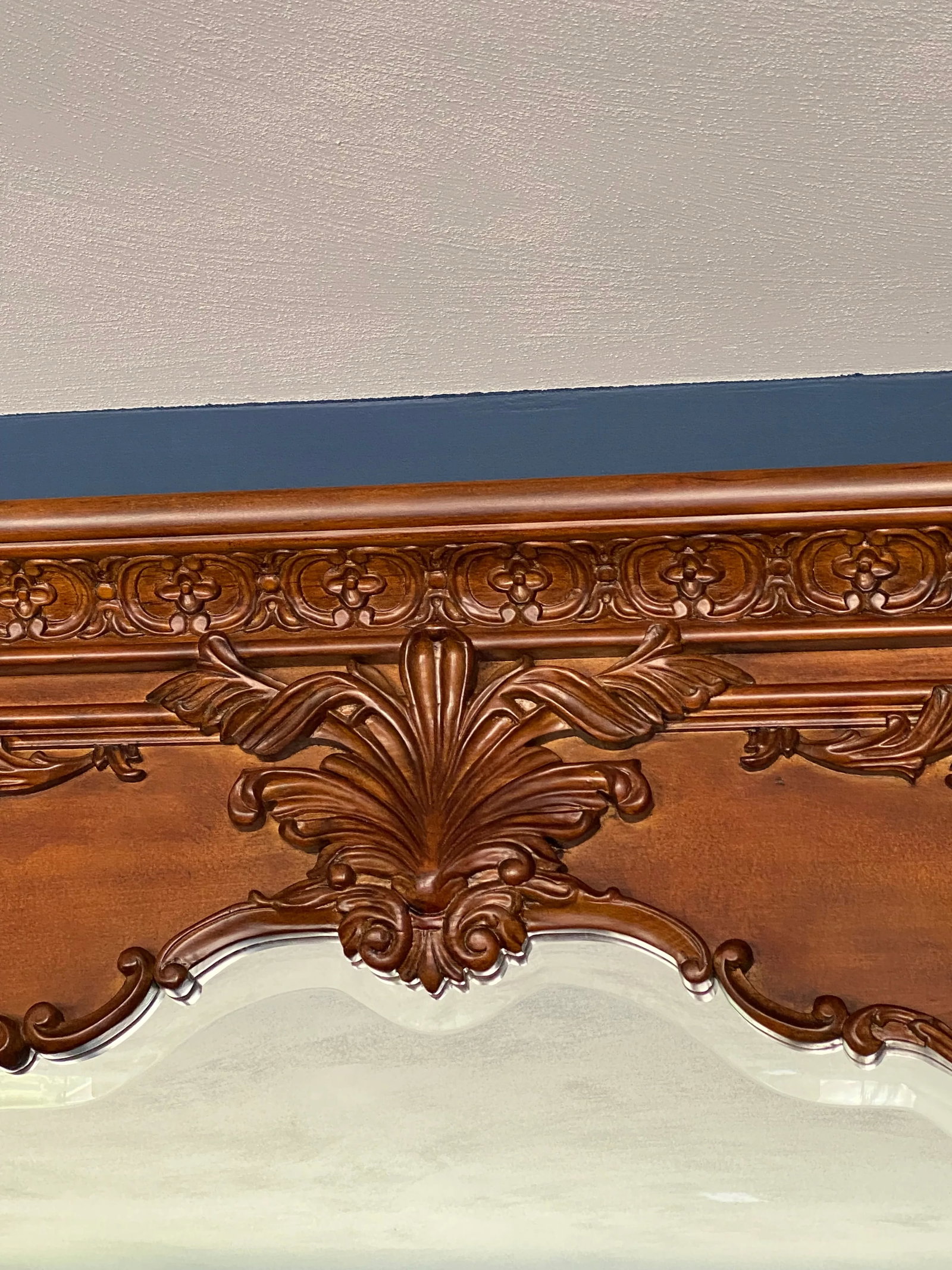 2000s American Drew Console Wall Mirror - 6