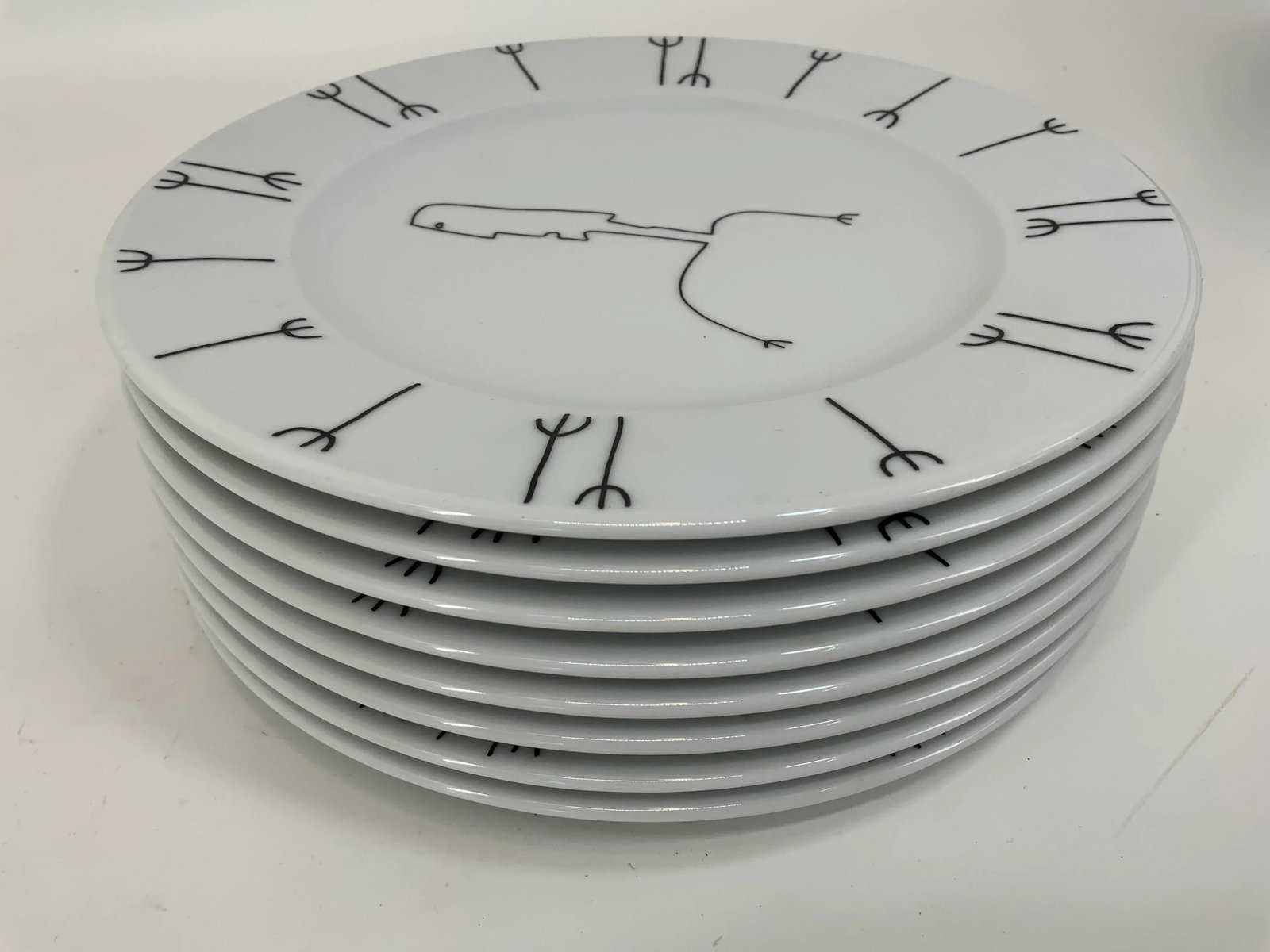 Set of 8 Vista Alegre Portugal " Wacky" Porcelain Lunch or Desert Plates - 6
