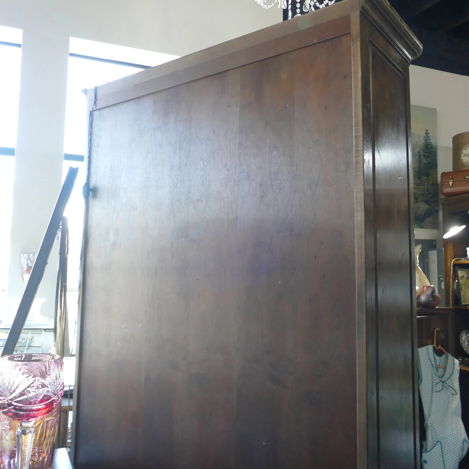 Mid 20th Century French Provincial Display Cabinet Wire Doors by Baker - 3