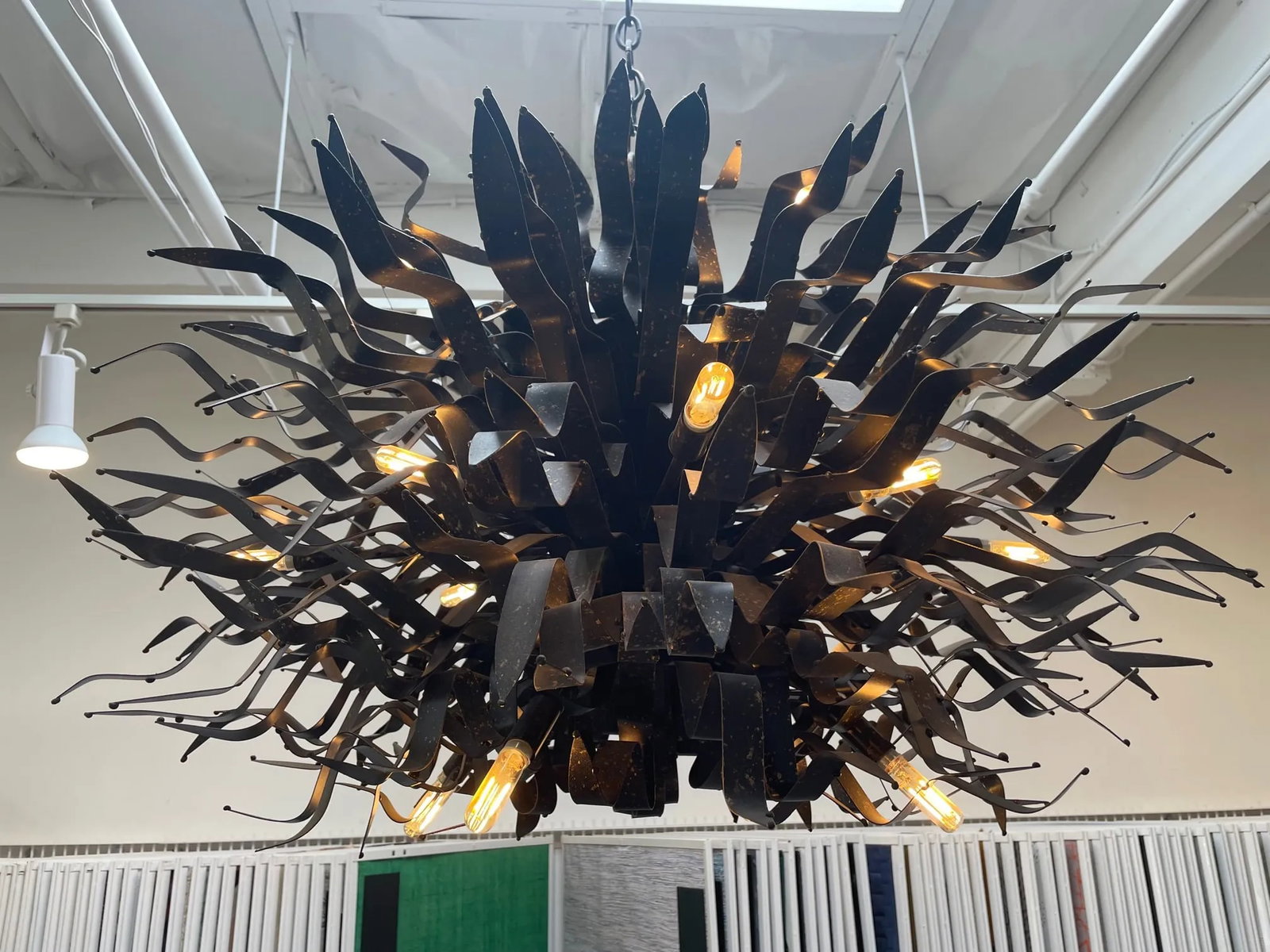 Contemporary David Iatesta Palmier Iron Chandelier - 3