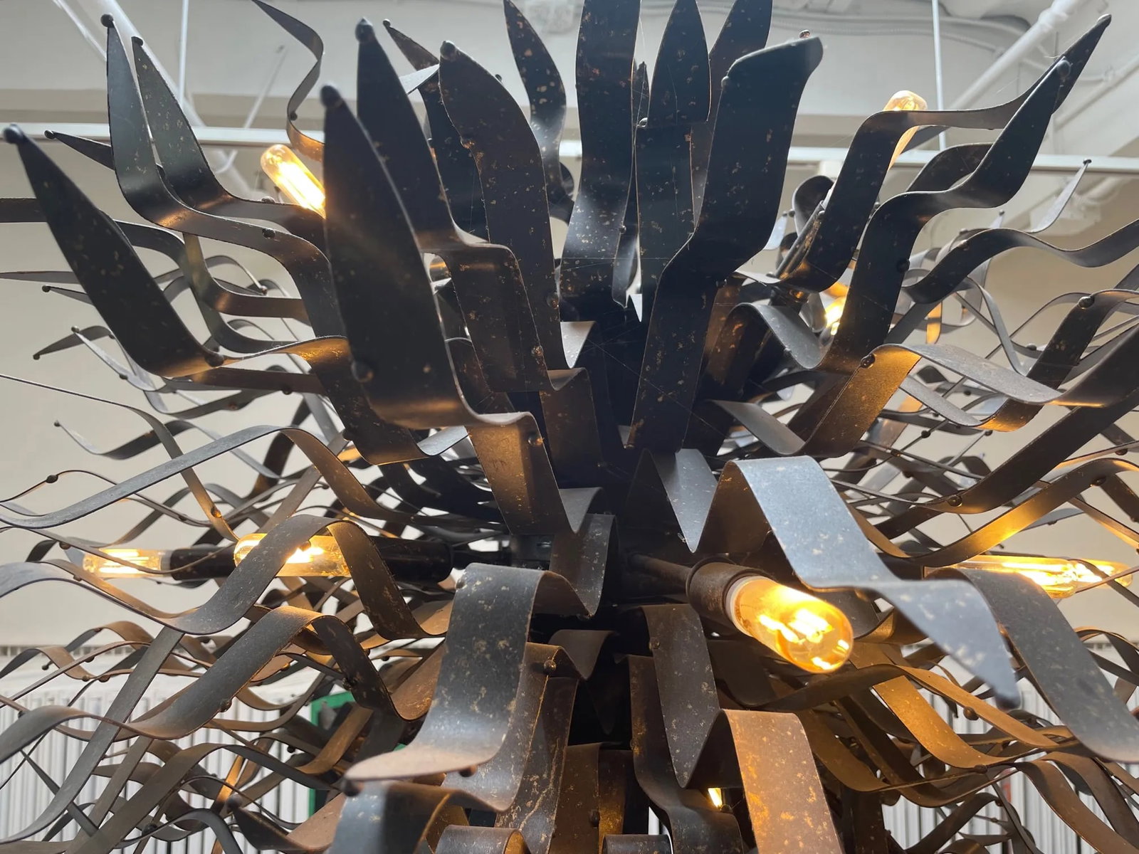 Contemporary David Iatesta Palmier Iron Chandelier - 4