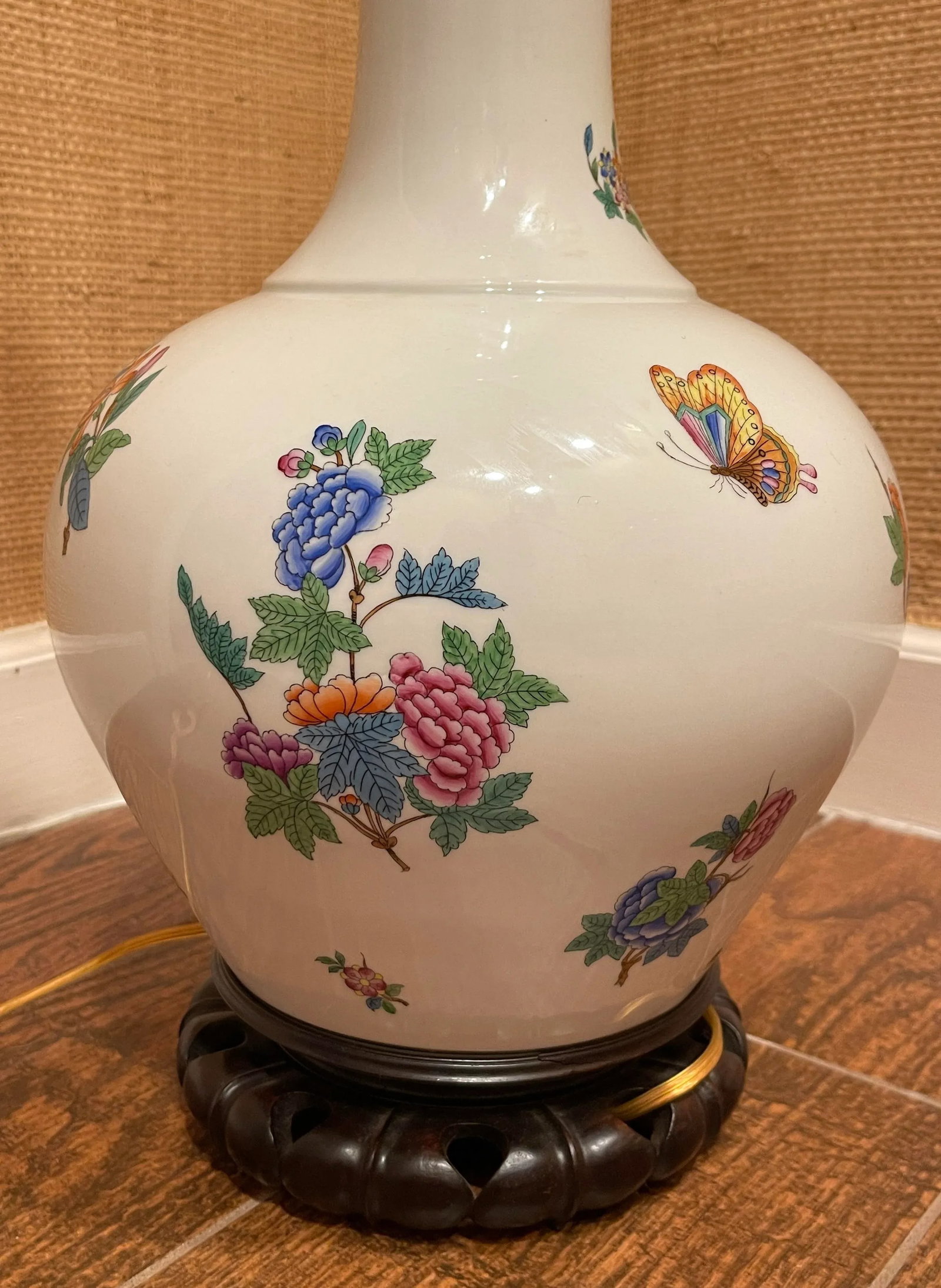 Vintage Herend Queen Victoria Lamp - 8