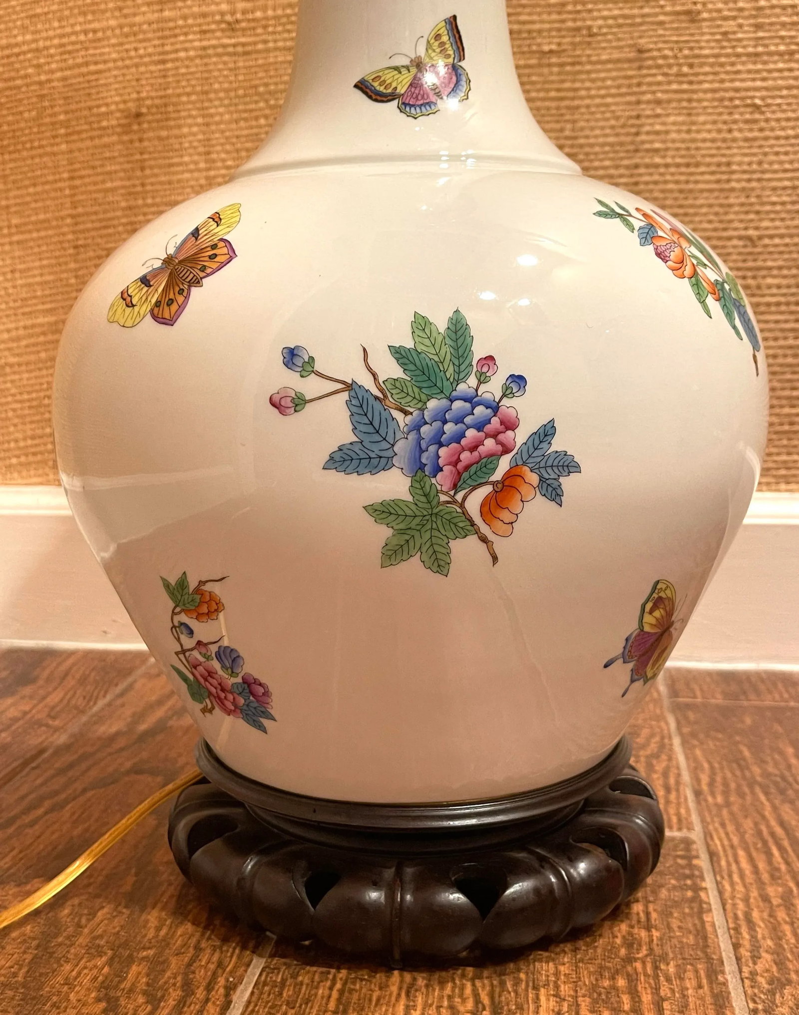 Vintage Herend Queen Victoria Lamp - 9