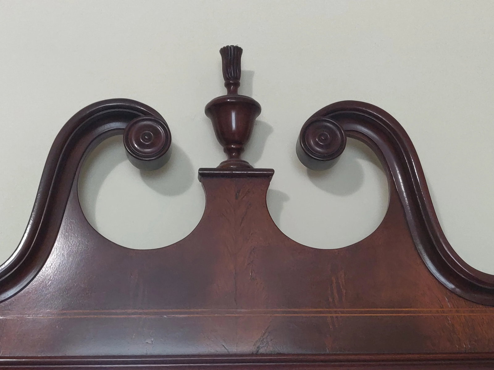 Pair of Vintage American Mahogany Federal Style Pediment Wall Hanging Mirror - 2