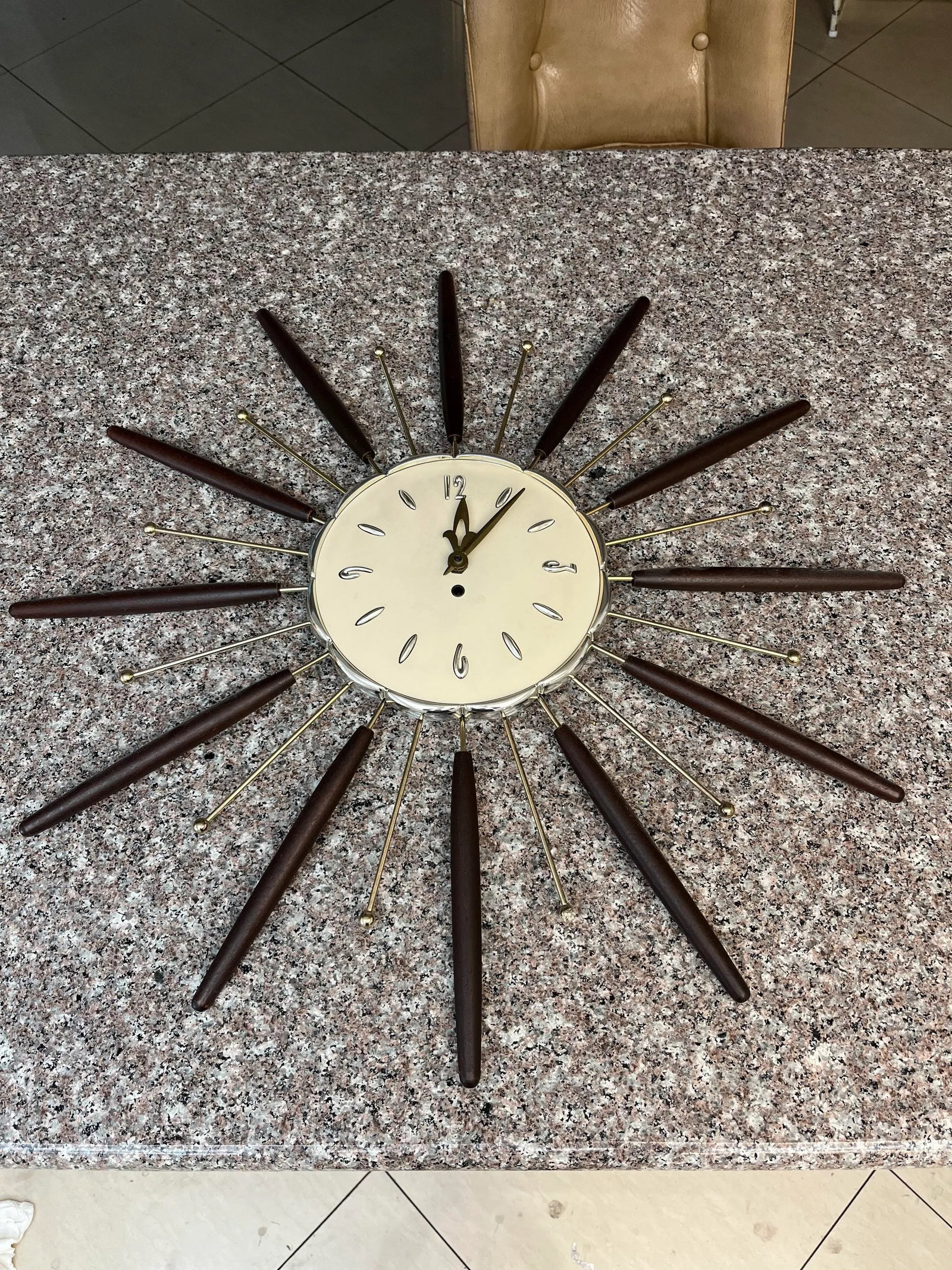 Vintage Mid Century Modern Lux Starburst Wall Clock - 2
