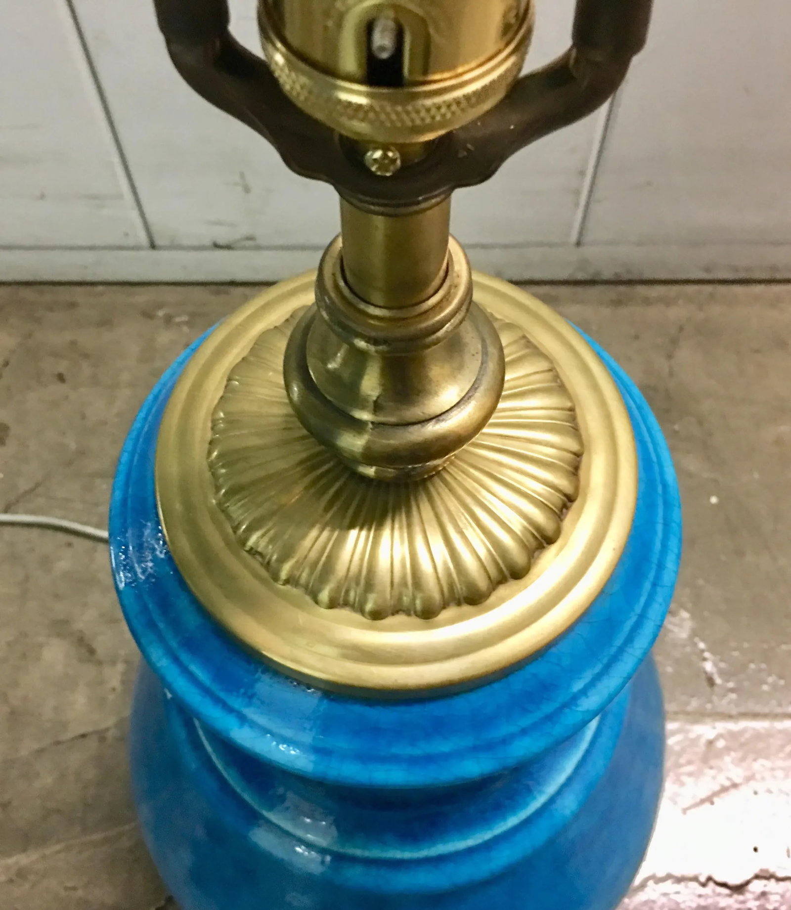 Mid-Century Turquoise Ceramic and Brass Lamp - 5