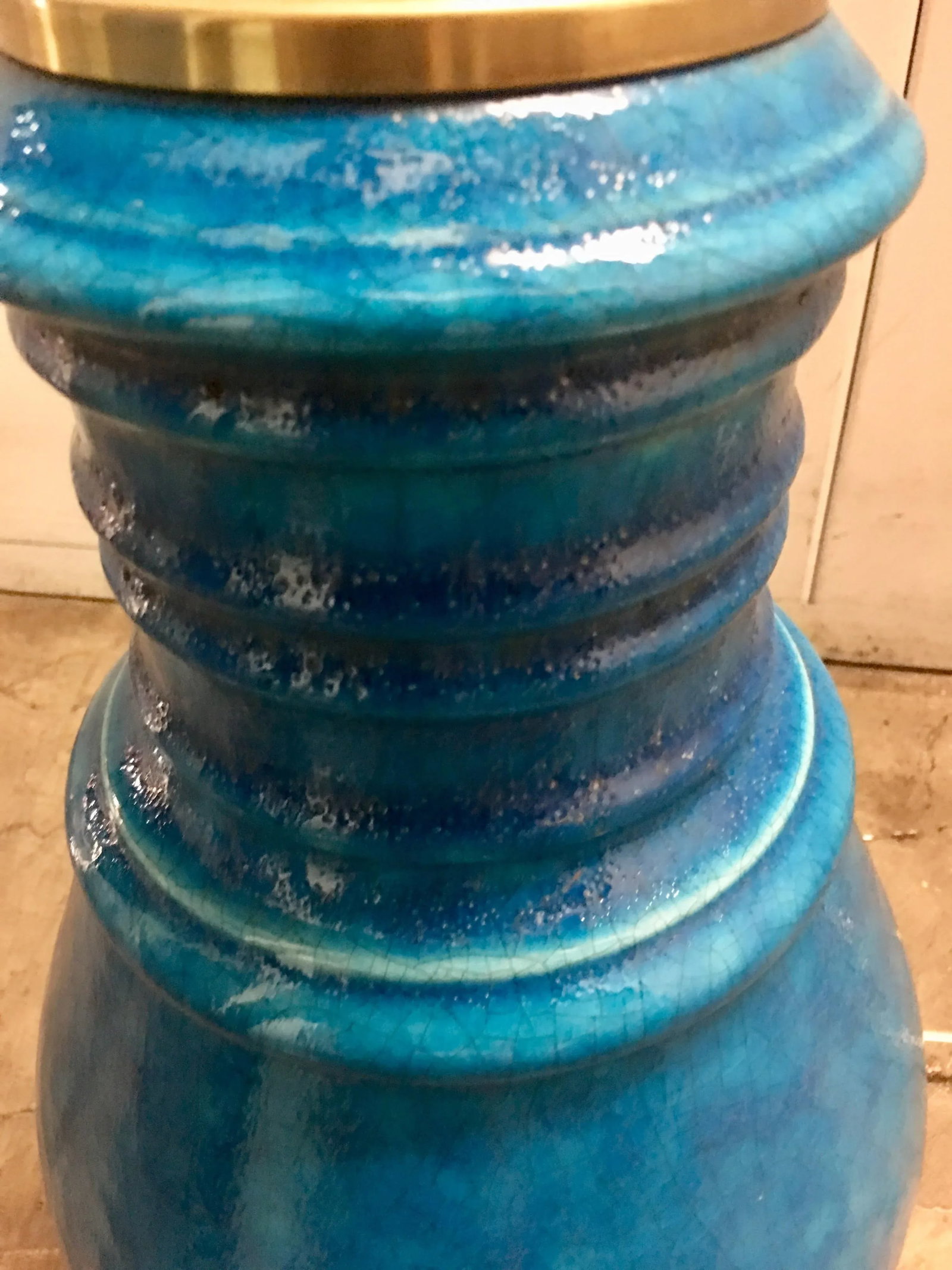 Mid-Century Turquoise Ceramic and Brass Lamp - 8
