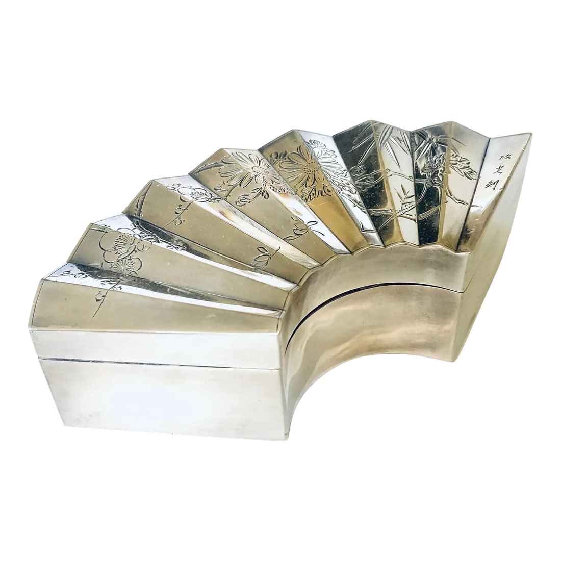 Miyamoto Sterling Japanese Fan Jewelry Box: Incredible Japanese sterling design work is displayed in this lovely box shaped as a fan and lined with green velvet. Material and makers mark in Japanese on the bottom with photos showing