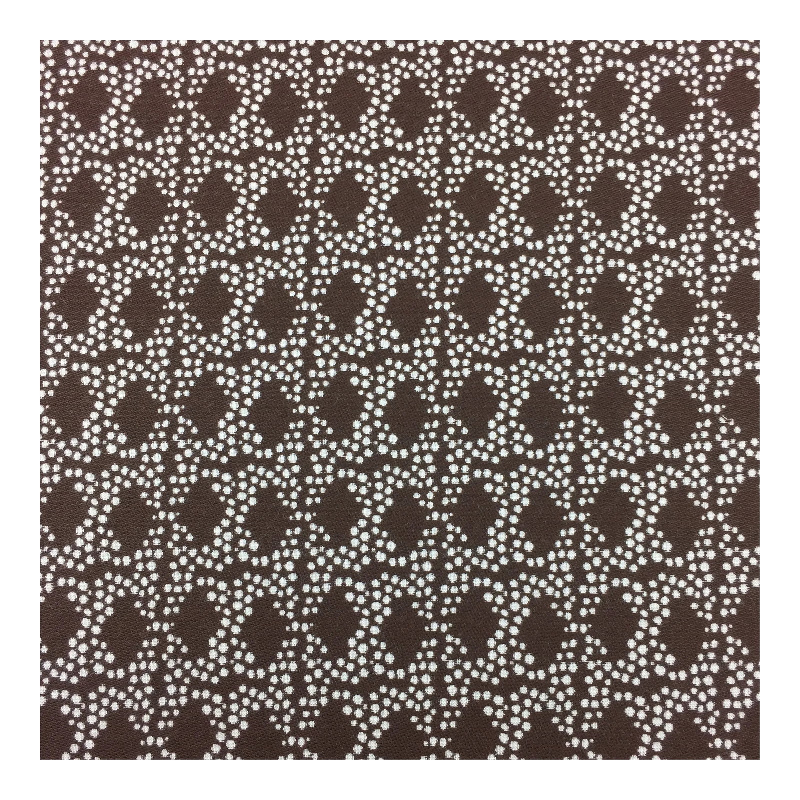 Outdoor Scalamandre Pebbles Expresso Fabric - 5 Yards: Great outdoor fabric - can be used on porch, patio, kitchen , or anywhere else where you need a durable and washable fabric. Condition: Imperfections: No Imperfections Origin: United States Creator: