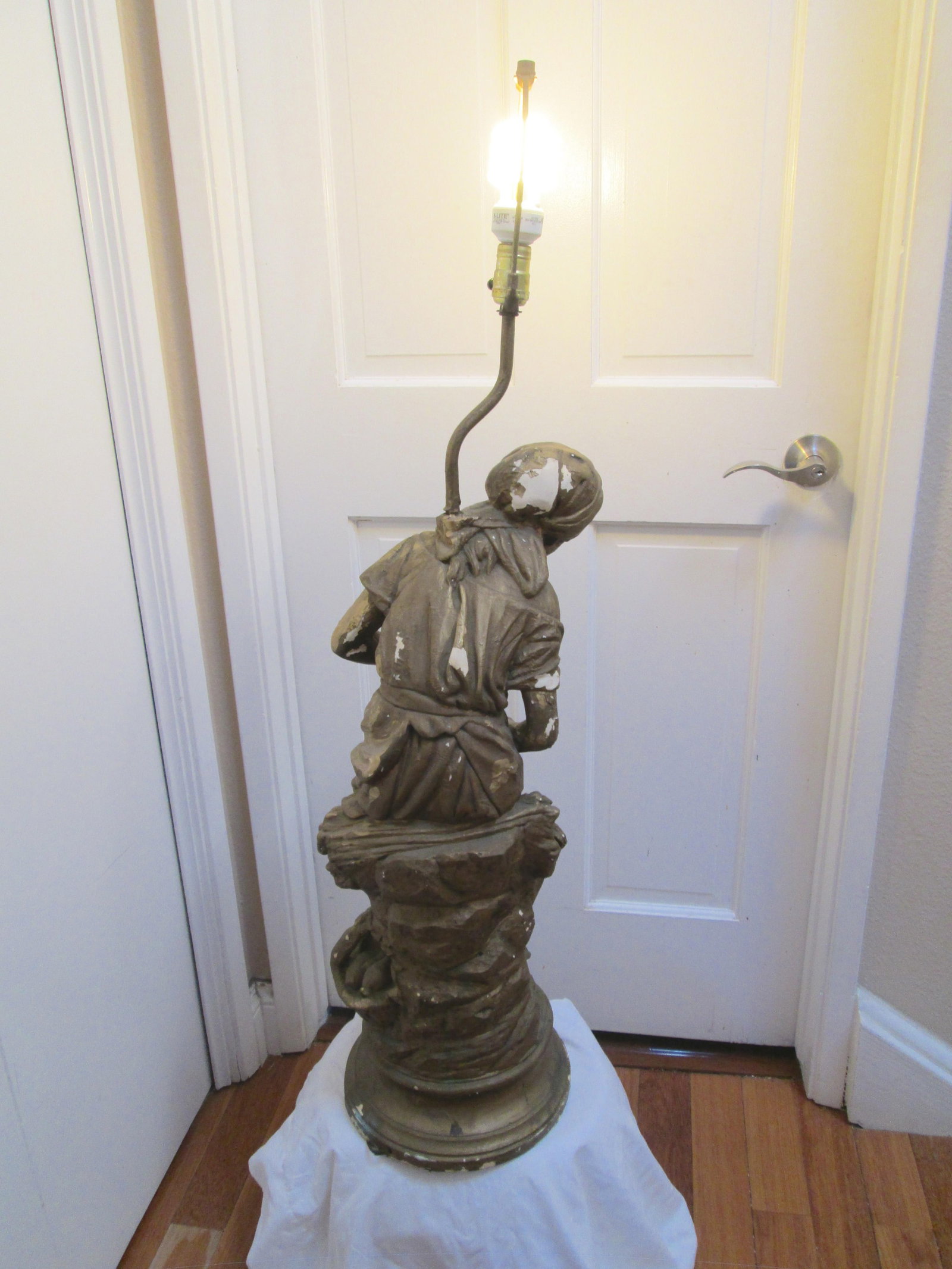 Sculptural Antique Gilt Lamp Attributed to Mathurin Moreau - 9