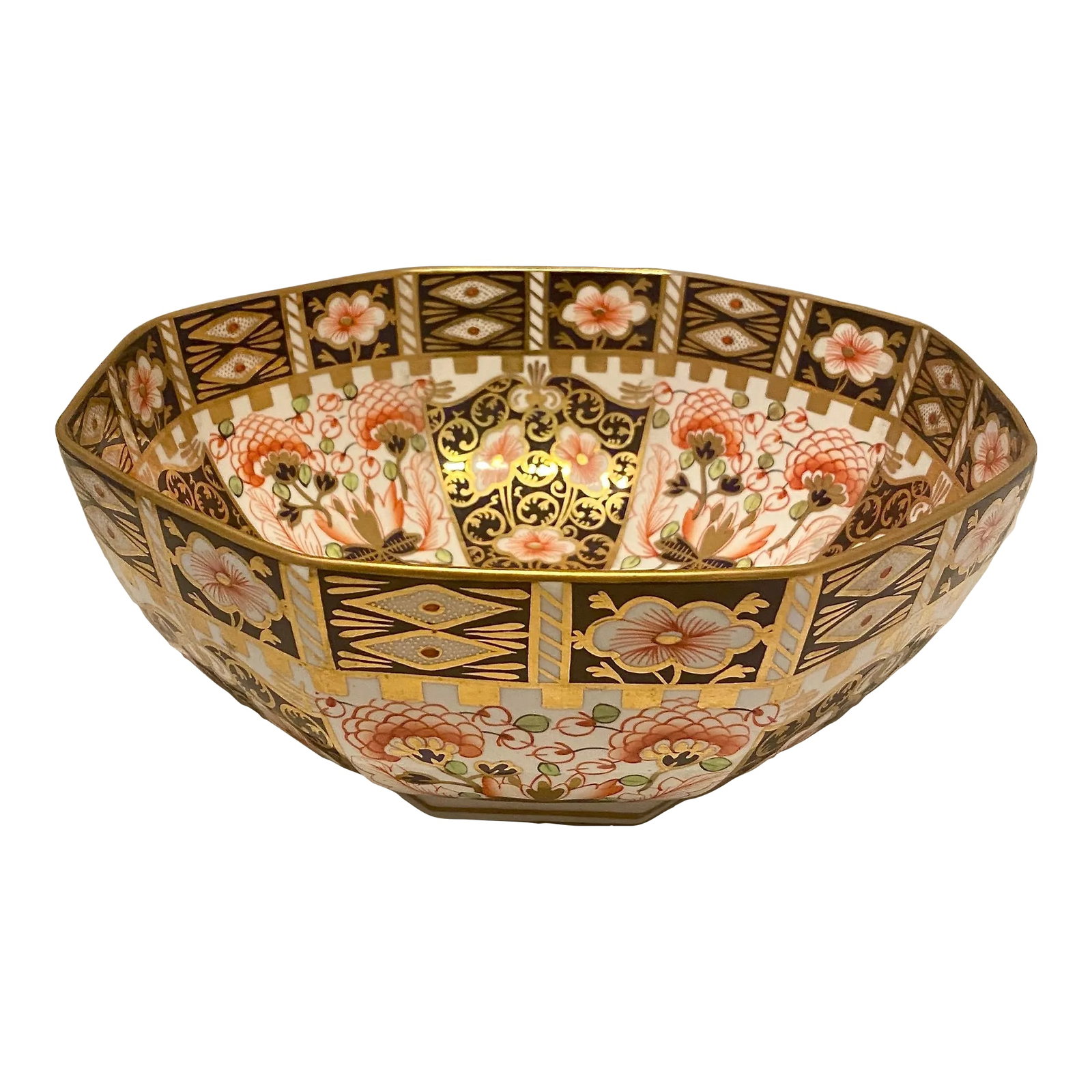 Royal Crown Derby Octagonal Bowl Imari Witches Pattern 6299 Date 1918: RARE Royal Crown Derby Octagonal Bowl Pattern 6299 old Witches pattern. For vegetable or other serving purposes. Has been on display in glassed cabinet and part of a large collection. Date code 1918