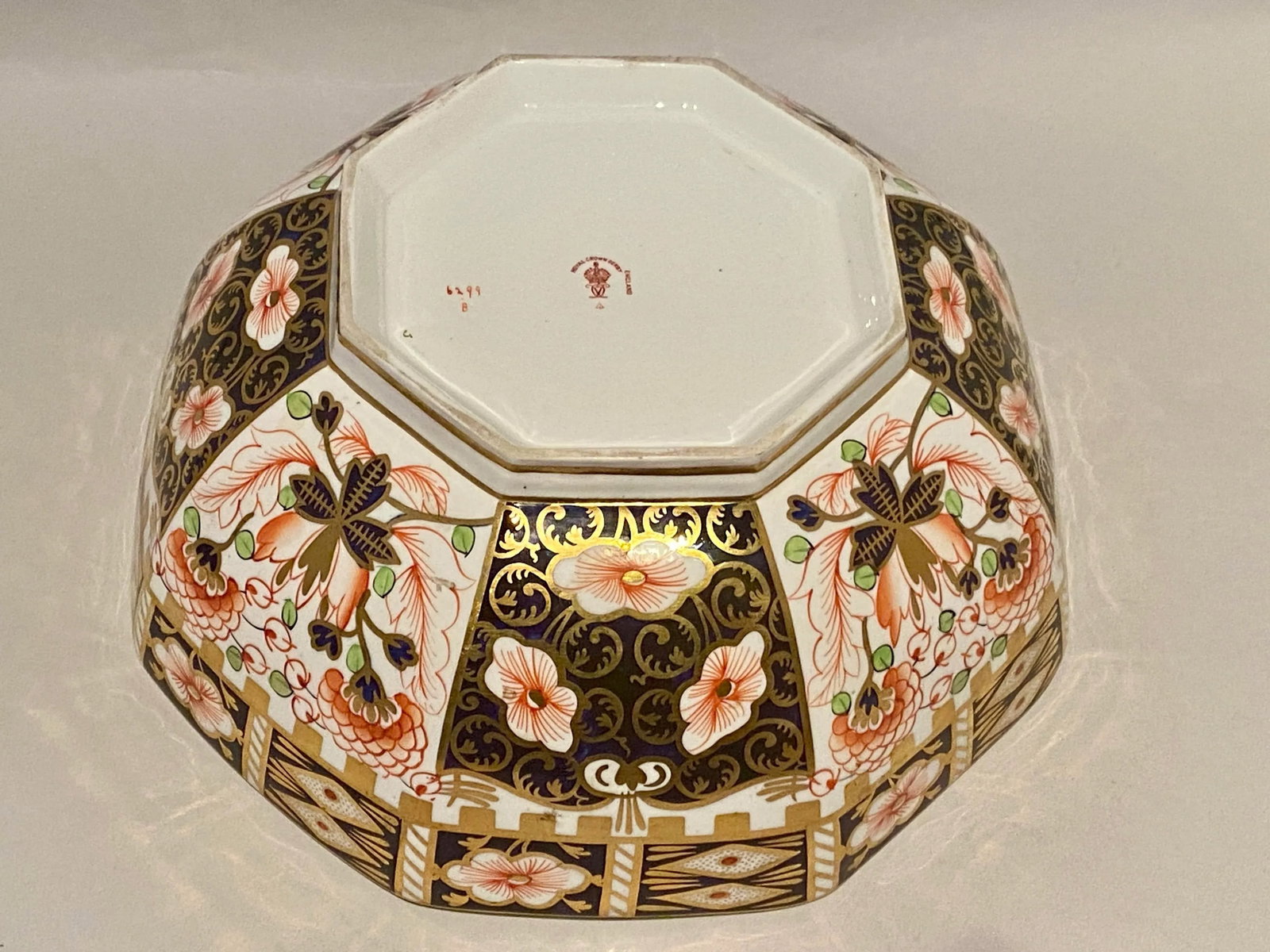 Royal Crown Derby Octagonal Bowl Imari Witches Pattern 6299 Date 1918 - 8