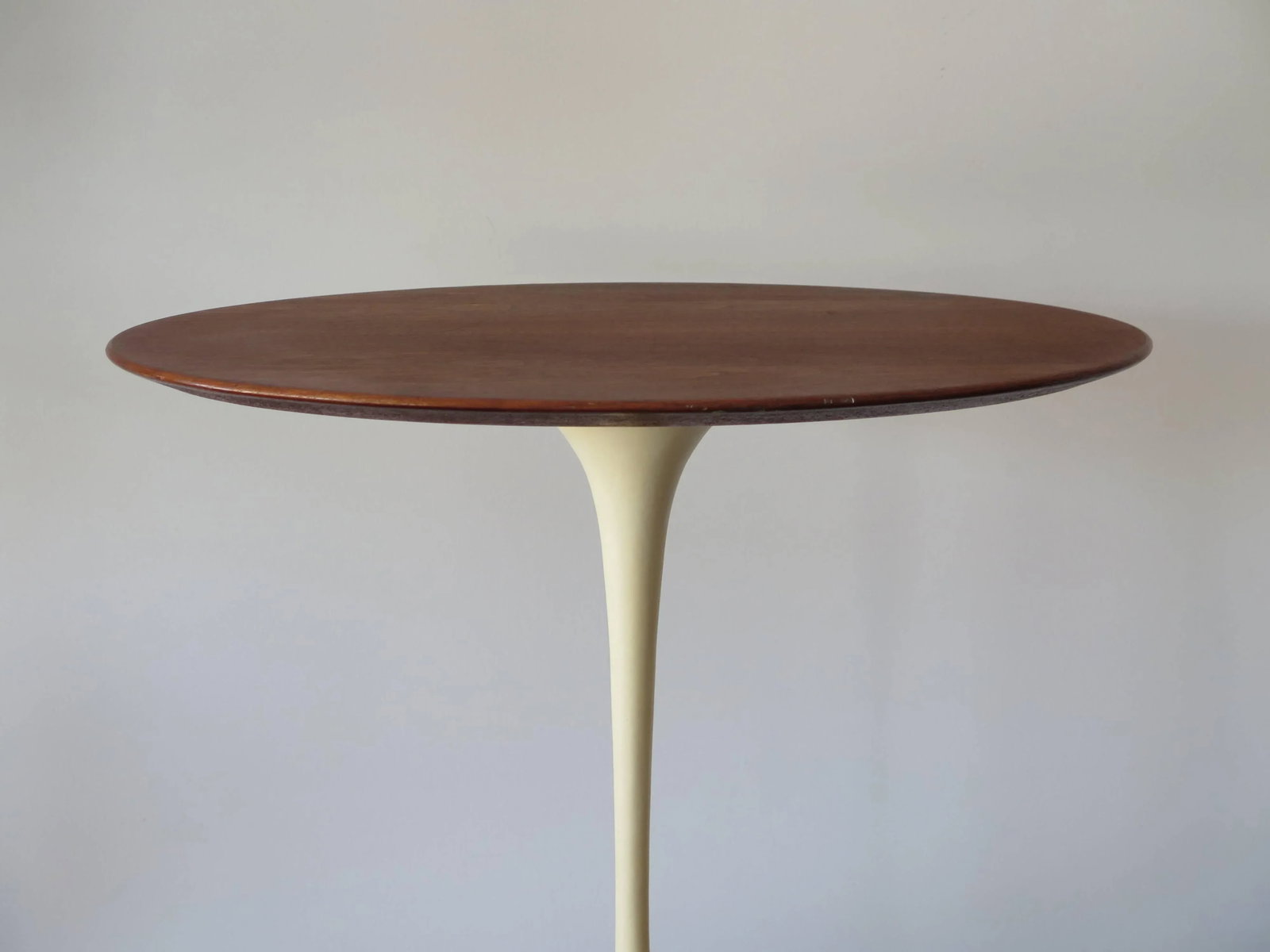 1960s Mid-Century Modern Eero Saarinen for Knoll Walnut Elliptical Table - 2