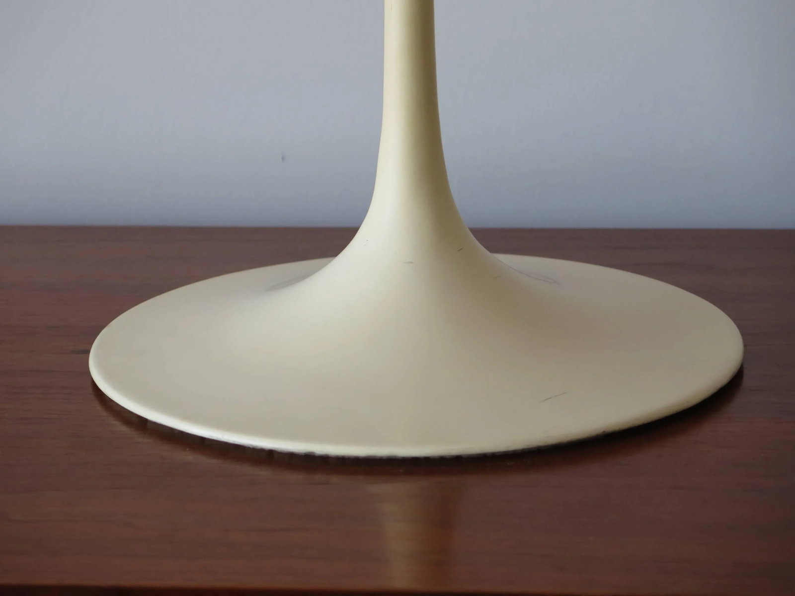 1960s Mid-Century Modern Eero Saarinen for Knoll Walnut Elliptical Table - 3