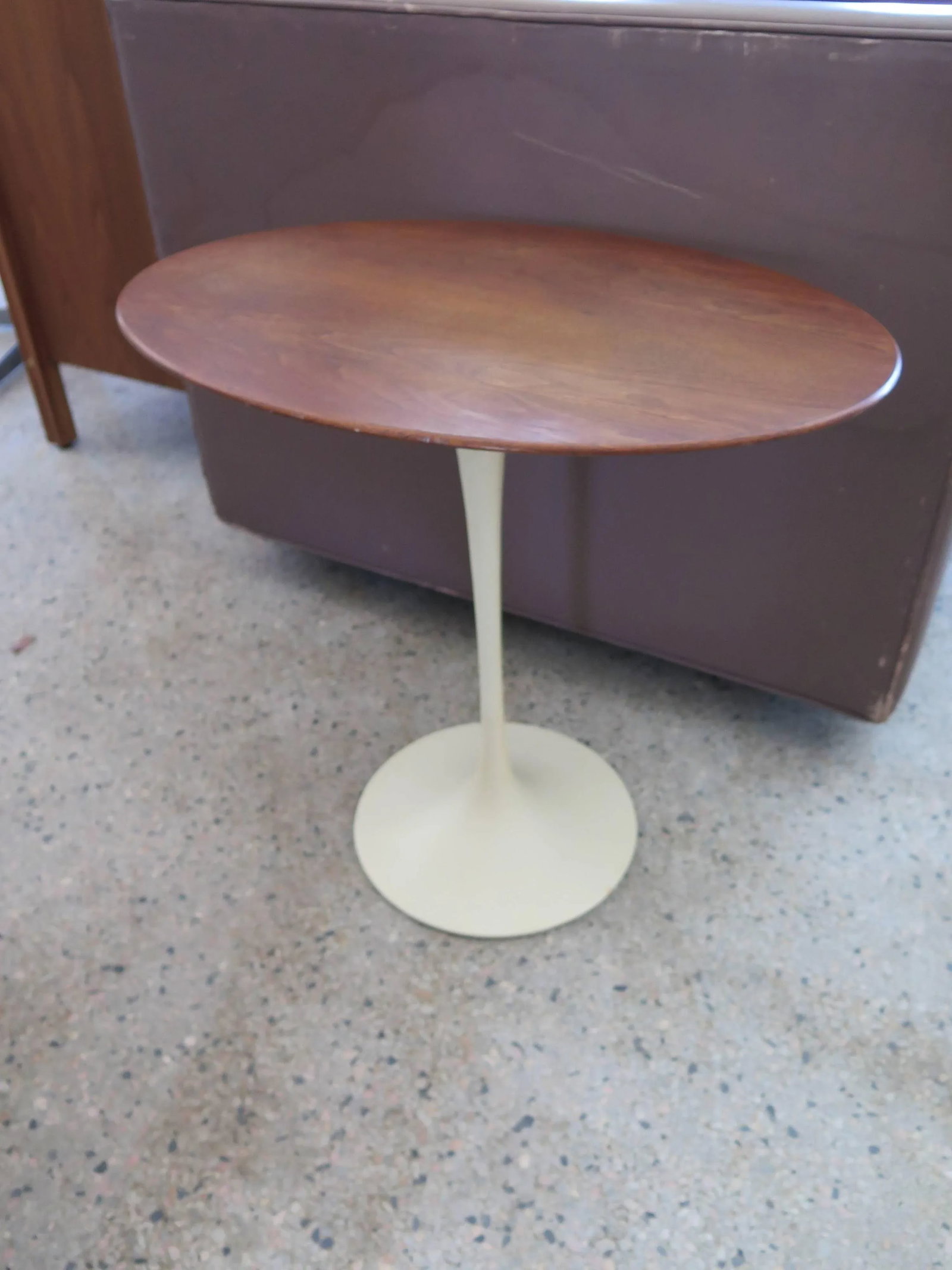 1960s Mid-Century Modern Eero Saarinen for Knoll Walnut Elliptical Table - 4