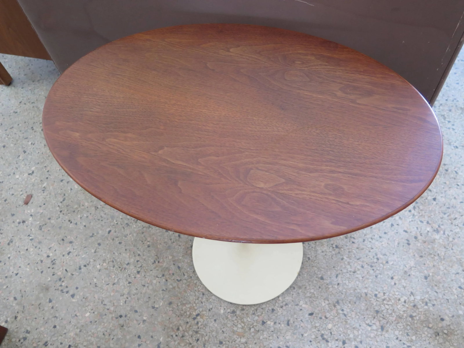 1960s Mid-Century Modern Eero Saarinen for Knoll Walnut Elliptical Table - 5