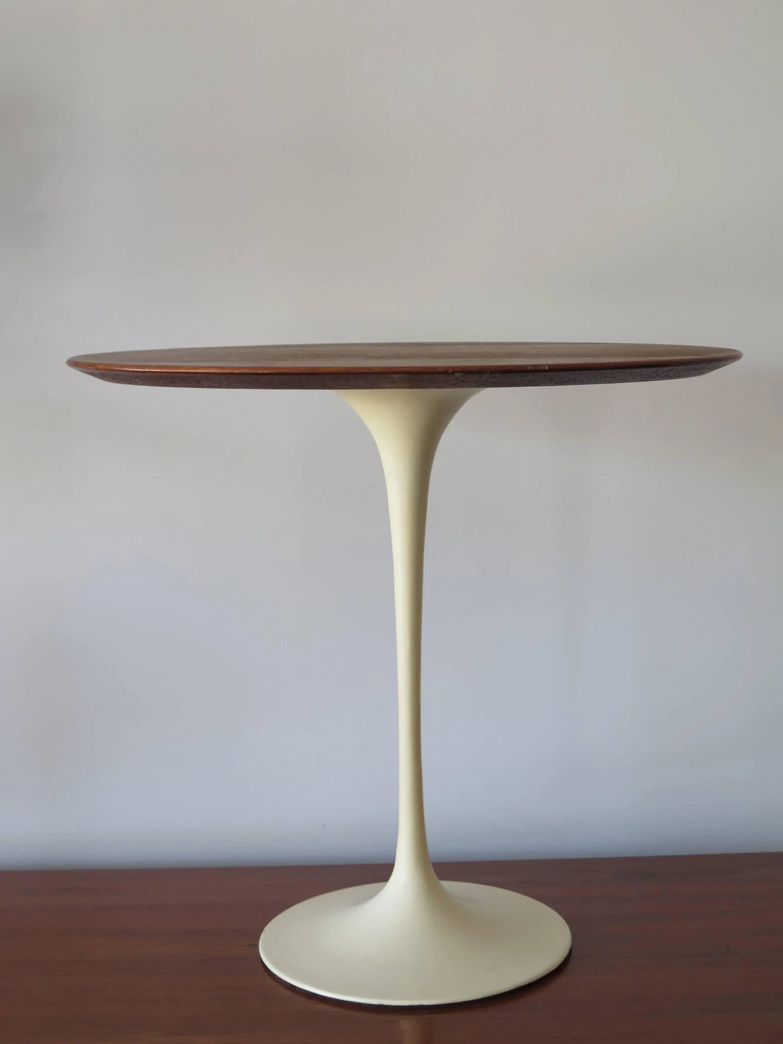 1960s Mid-Century Modern Eero Saarinen for Knoll Walnut Elliptical Table - 8