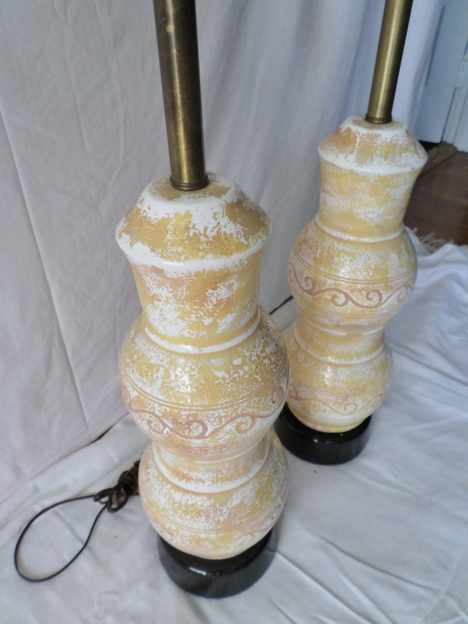 Mid Century Modern Ceramic Table Lamps Yellow and White - a Pair - 4
