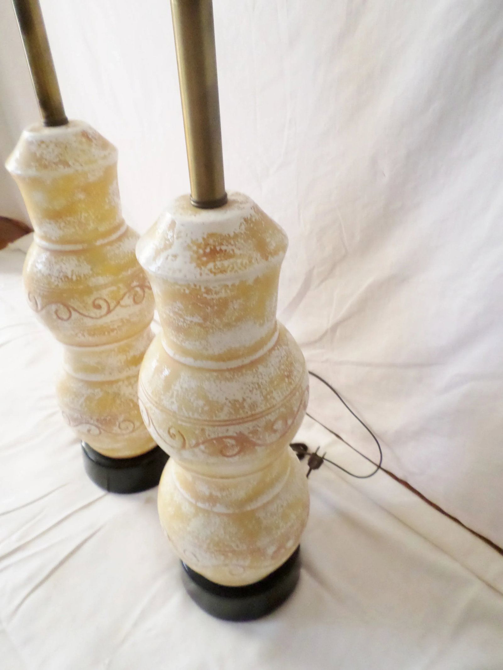 Mid Century Modern Ceramic Table Lamps Yellow and White - a Pair - 5
