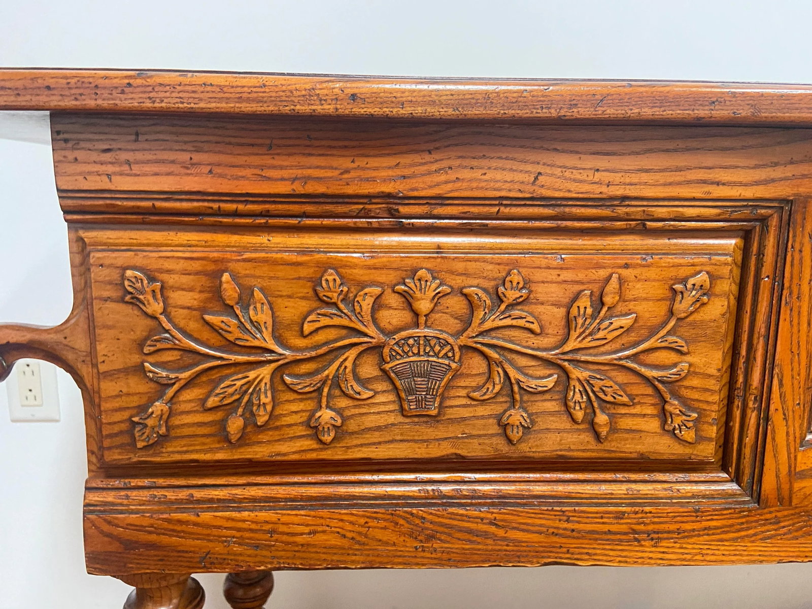 1970s Vintage John Widdicomb Jacobean Carved Sideboard Cabinet Console Table 2 Sliding Doors - 6