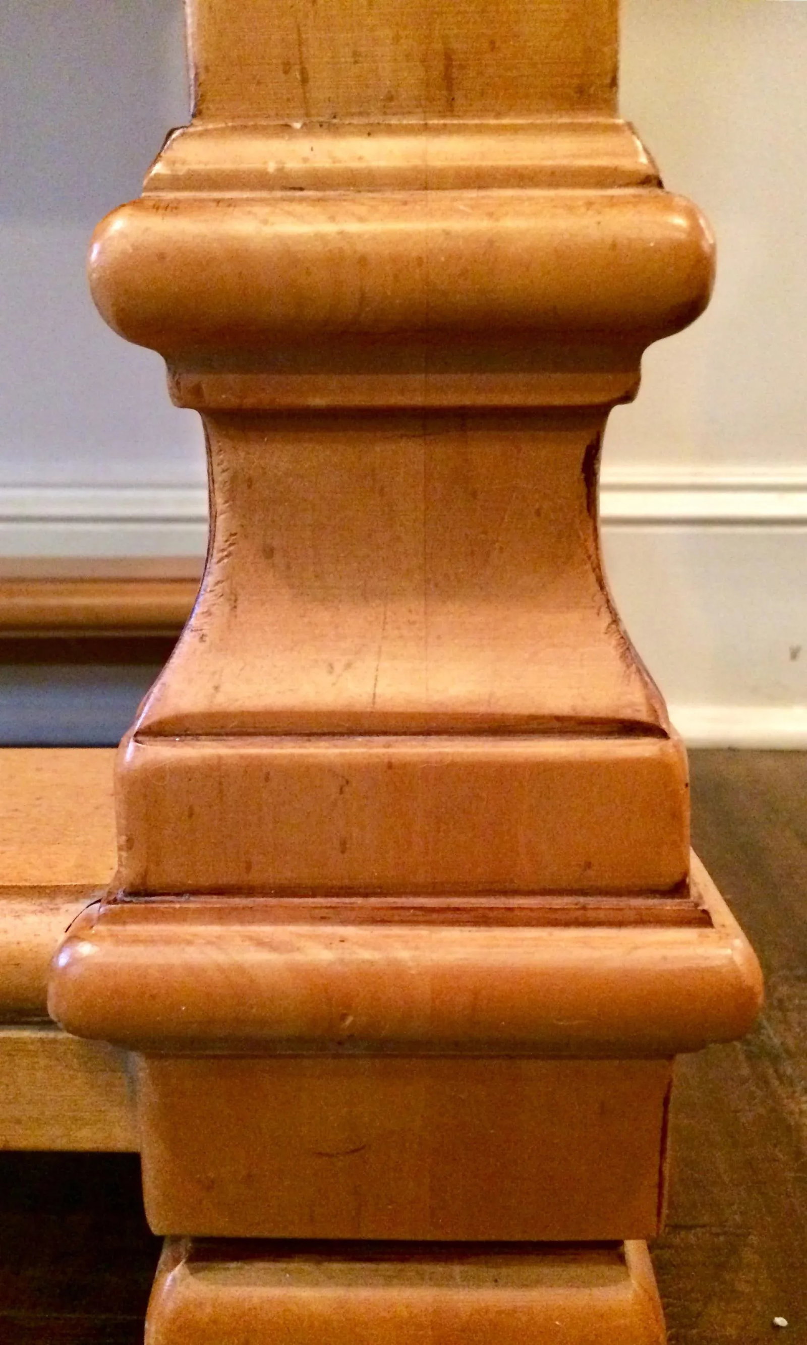 Drexel Traditional Maple Console - 8