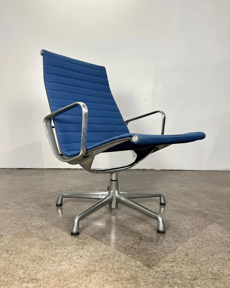 Authentic 5-Star Base Herman Miller Charles Eames Aluminum Group Bright Blue Lounge Chair - 9