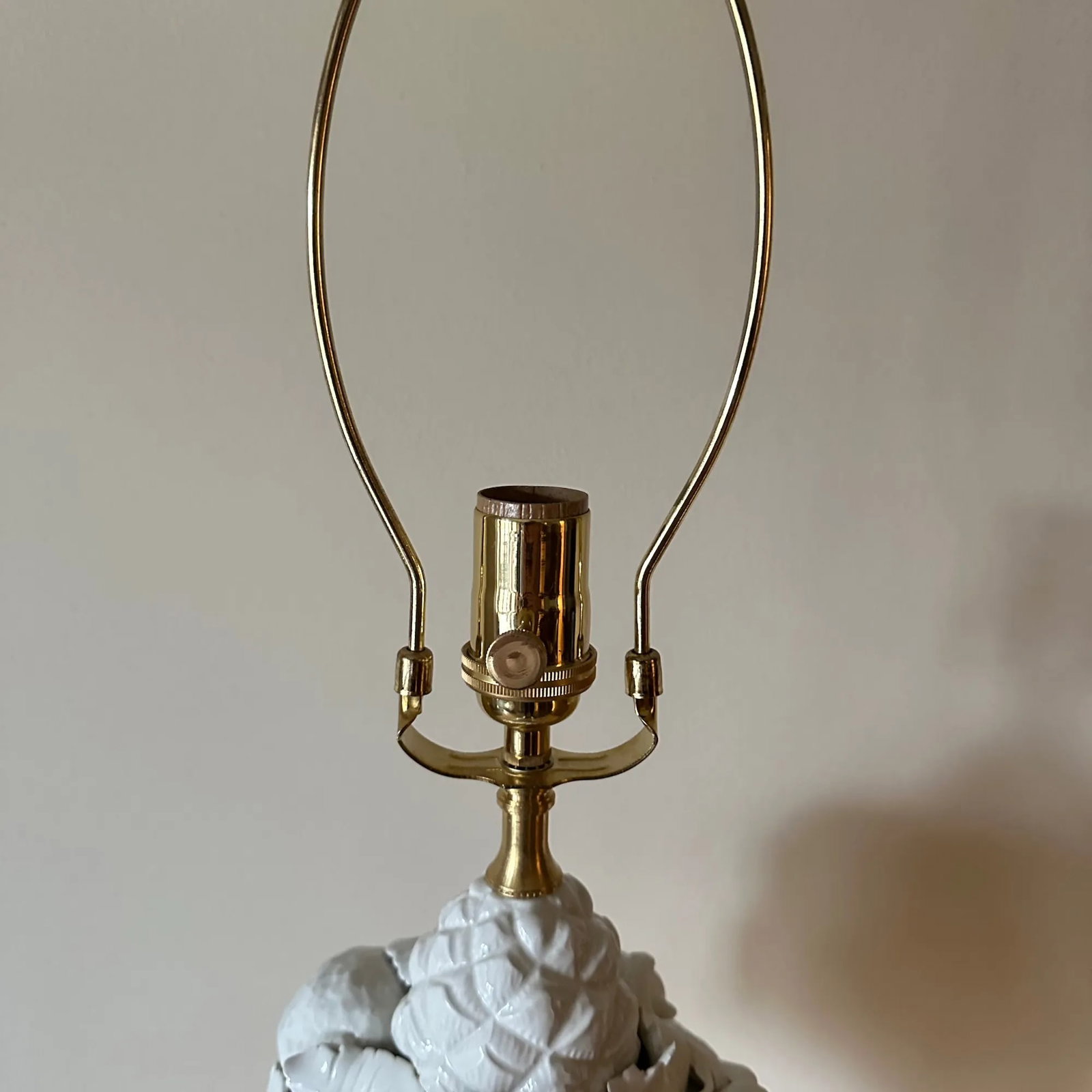 Vintage Mid-Century Italian Cornucopia Topiary Fruit Blanc De Chine White Ceramic Lamp - 3