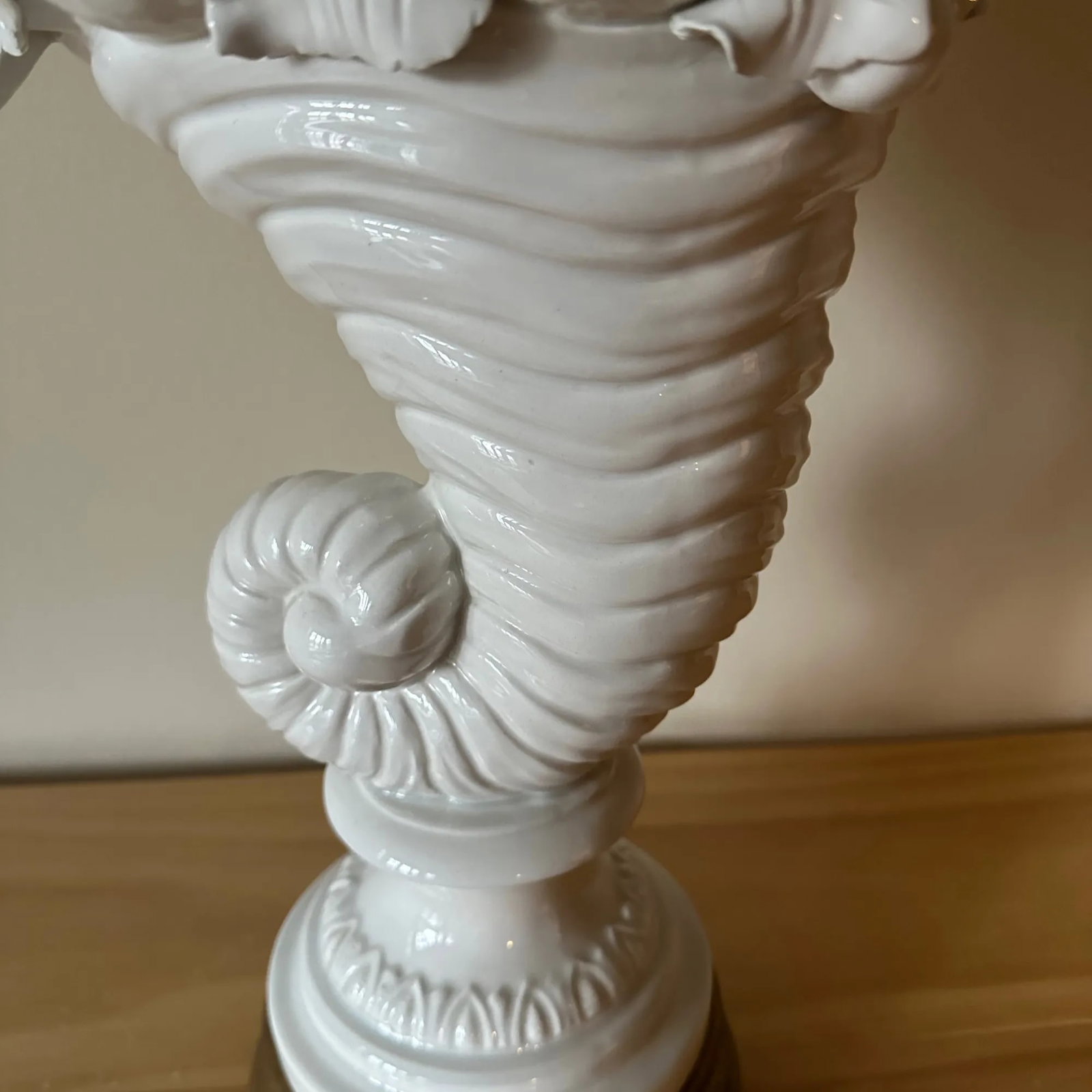 Vintage Mid-Century Italian Cornucopia Topiary Fruit Blanc De Chine White Ceramic Lamp - 6