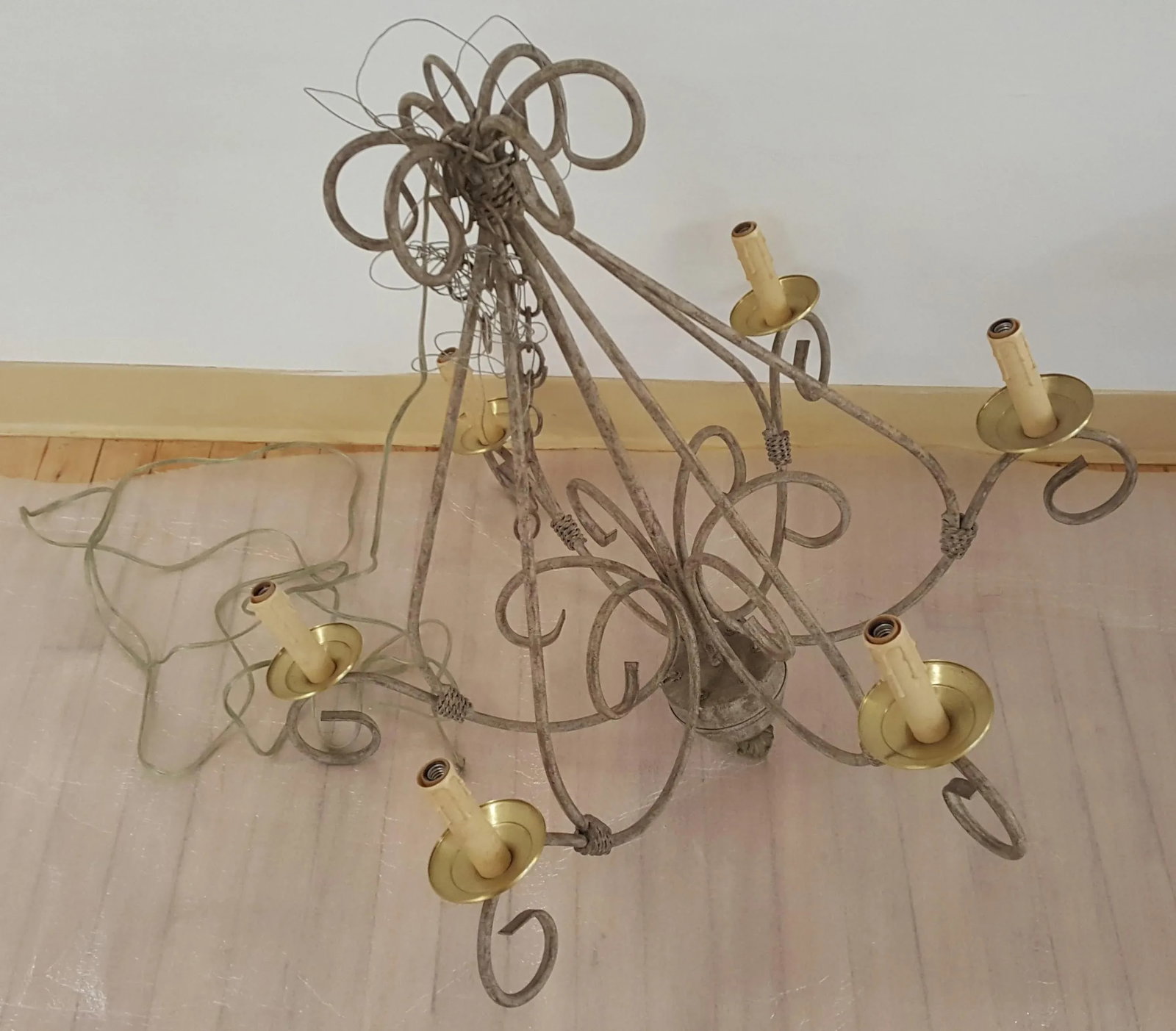 Chandelier With 6 Electric Candle Holders - 2