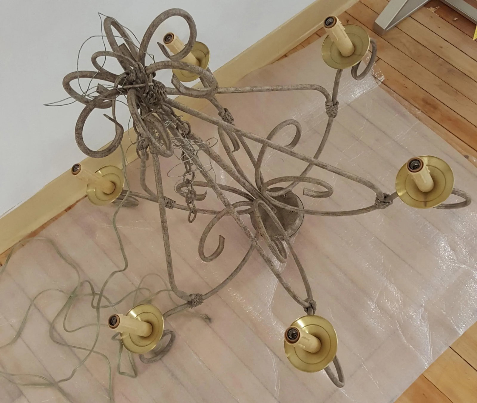 Chandelier With 6 Electric Candle Holders - 4