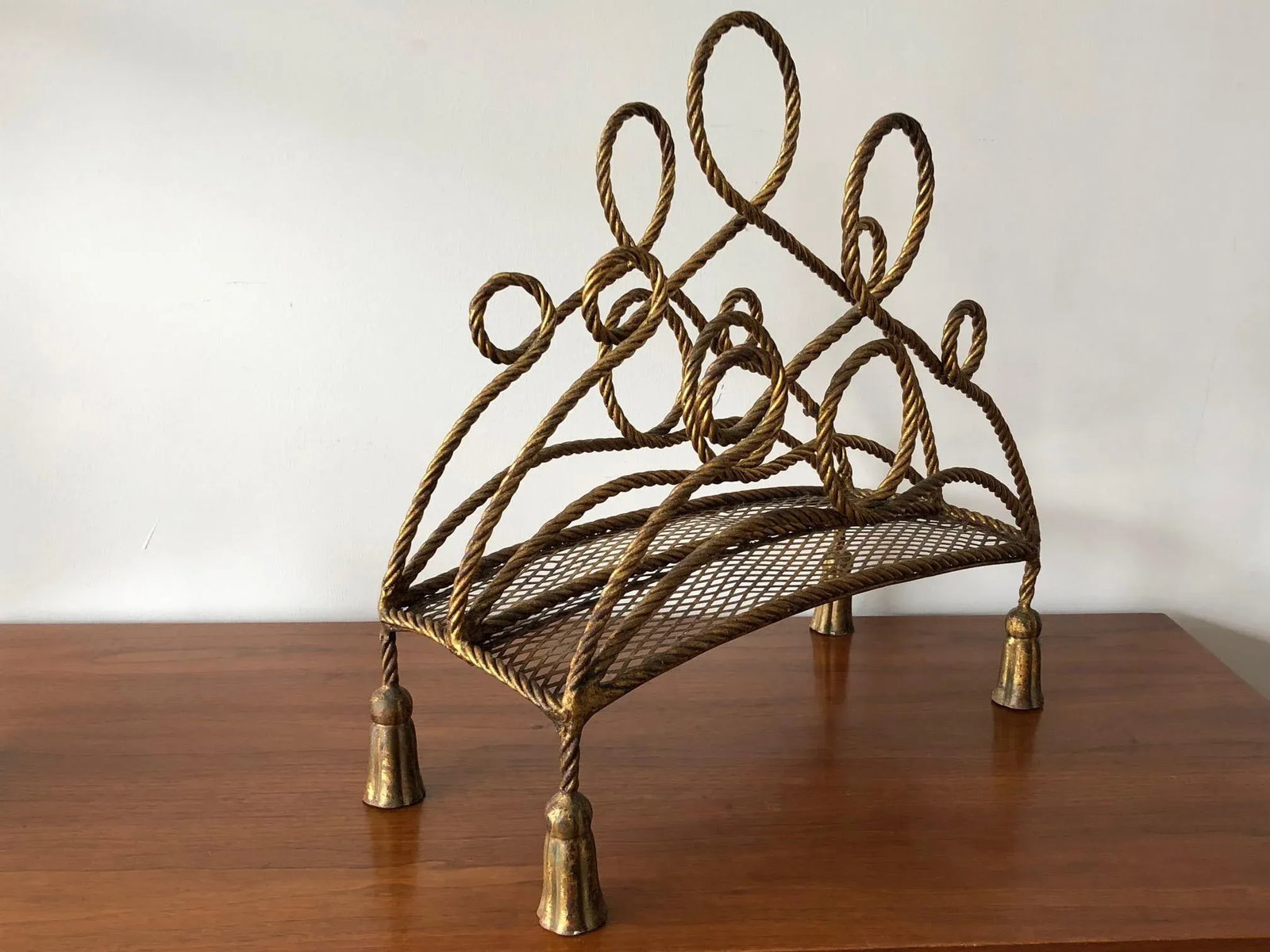 1960s Vintage Italian Gilt Metal Magazine Rack - 6