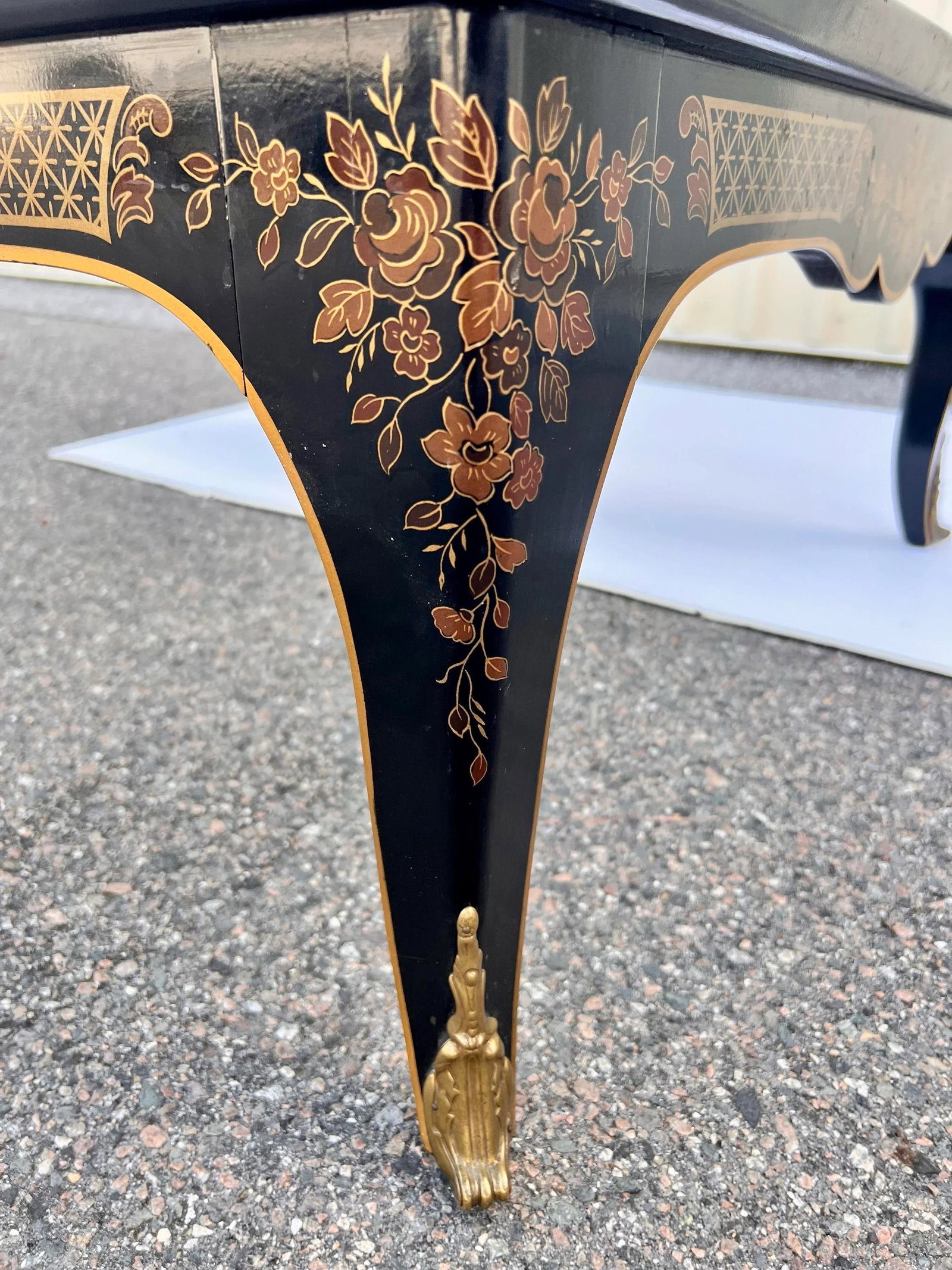 Drexel Heritage Et Cetera Ebonized Hand Painted Burlwood Chinoiserie Coffee Table With Glass Insert - 2