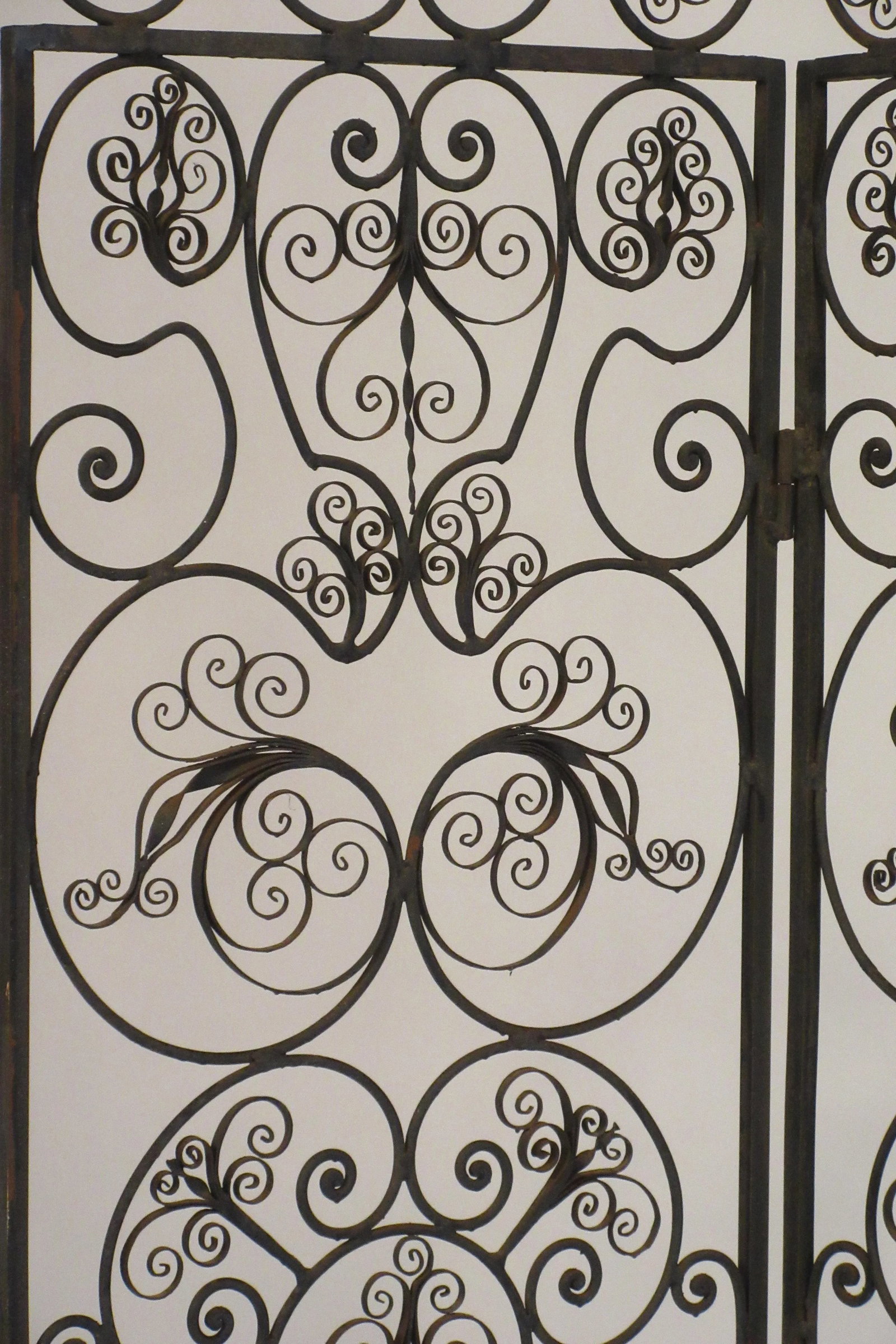 1960s Iron Scrolled Folding Screen - 10