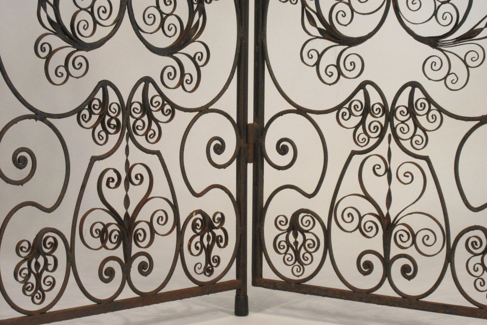 1960s Iron Scrolled Folding Screen - 5