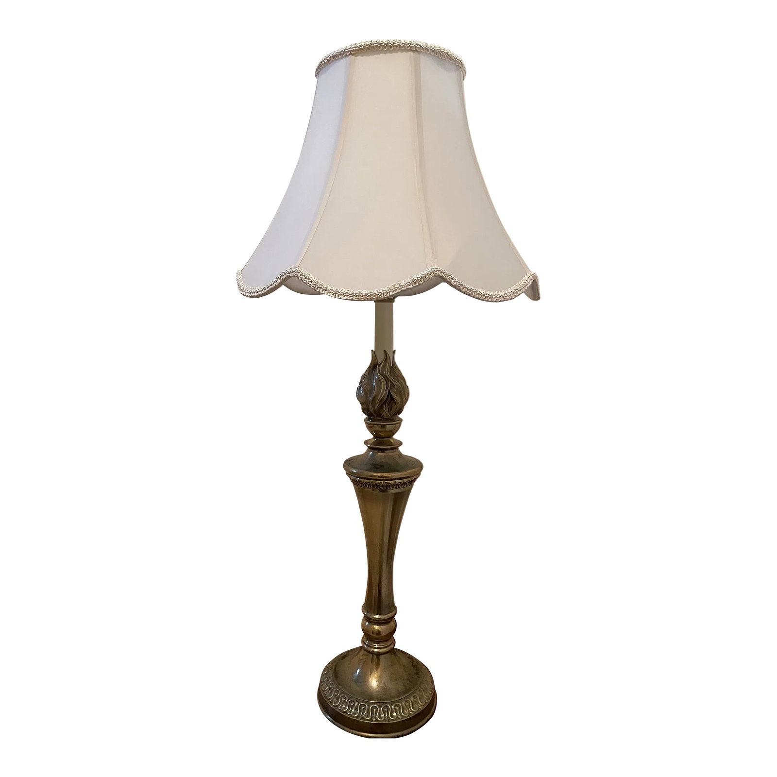 Ethan Allen Brass Candlestick Style Base Accent Table Lamp With Shade: This Ethan Allen table lamp features a traditional candlestick stye base that is complemented by an off-white scalloped octagon bell candelabra shade. A perfect addition to a traditional style space,
